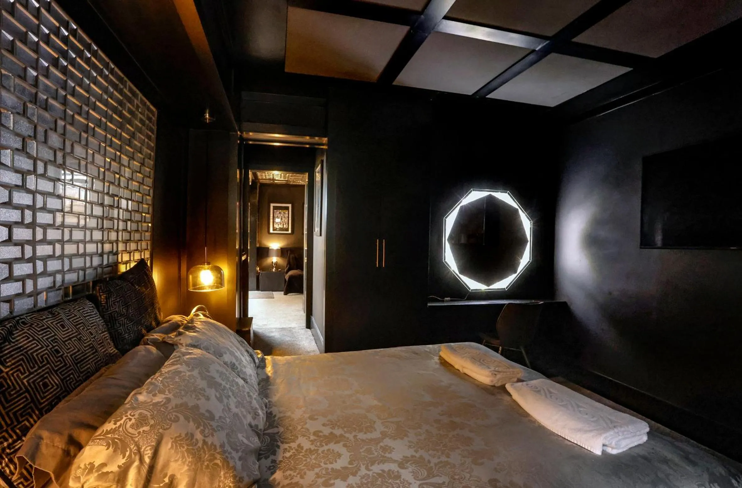 Bed in The Sea Lounge Accomodation