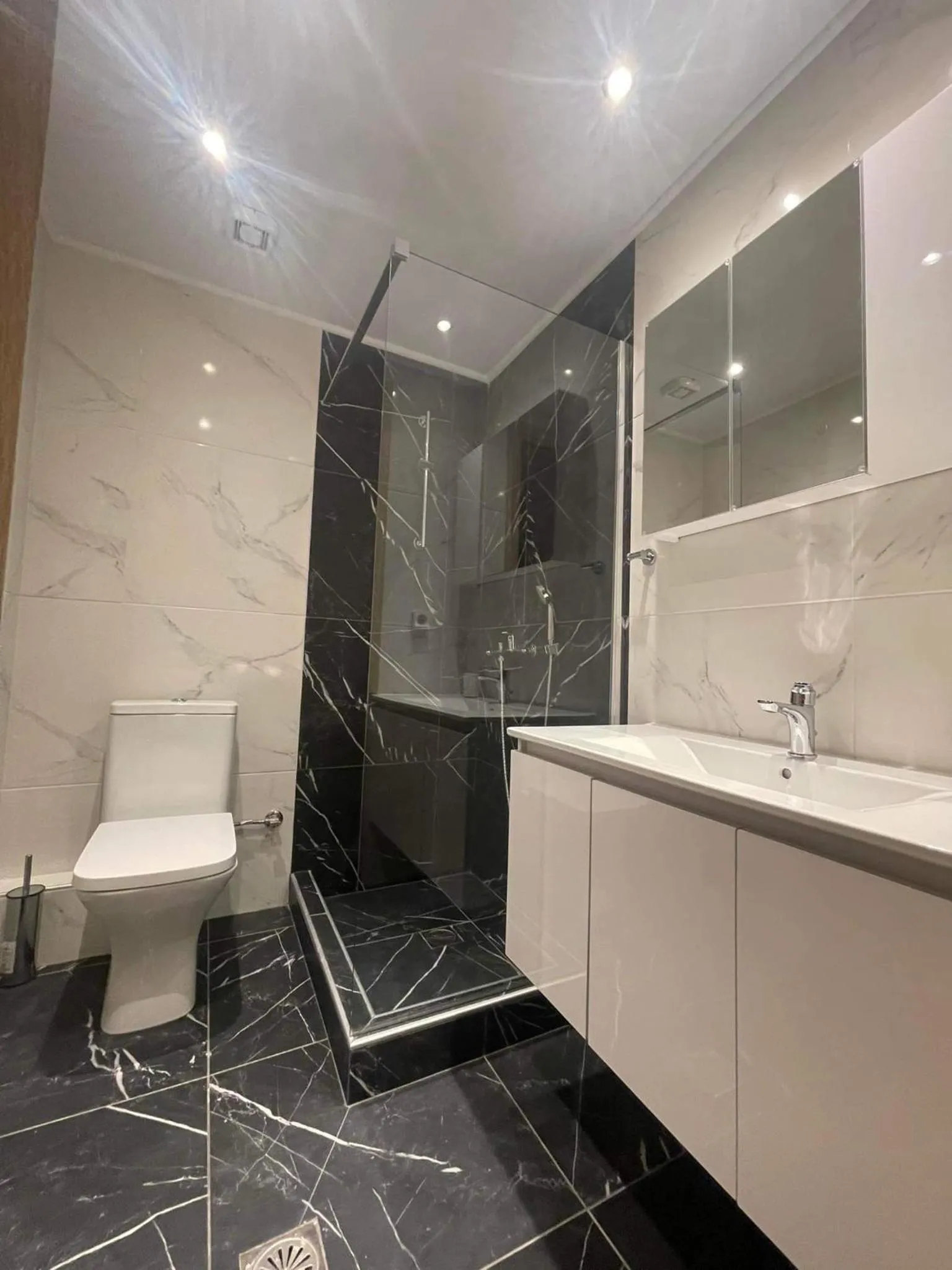 Bathroom in ALLAGIANNIS GROUP APARTMENTS