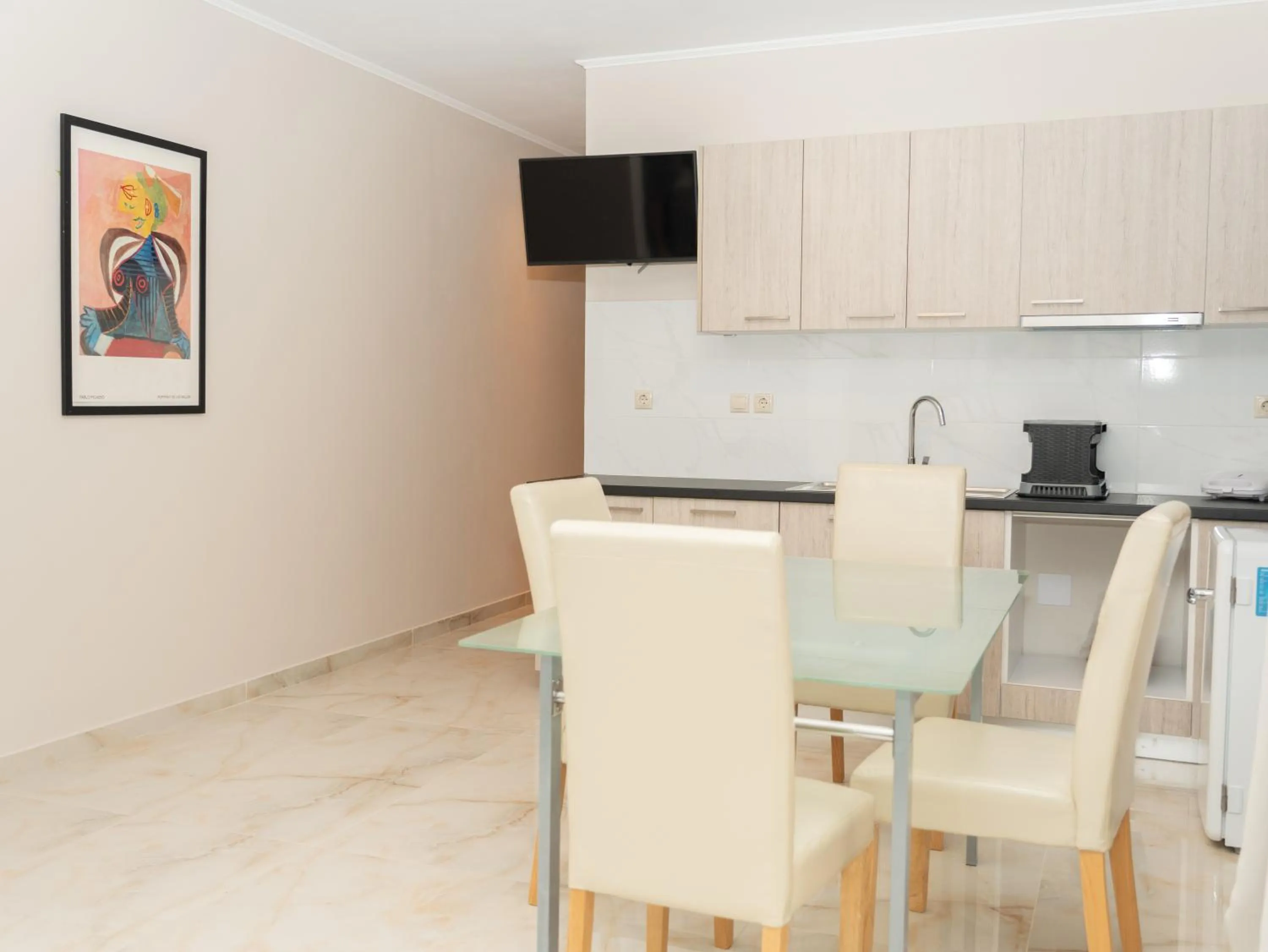 TV and multimedia in ALLAGIANNIS GROUP APARTMENTS
