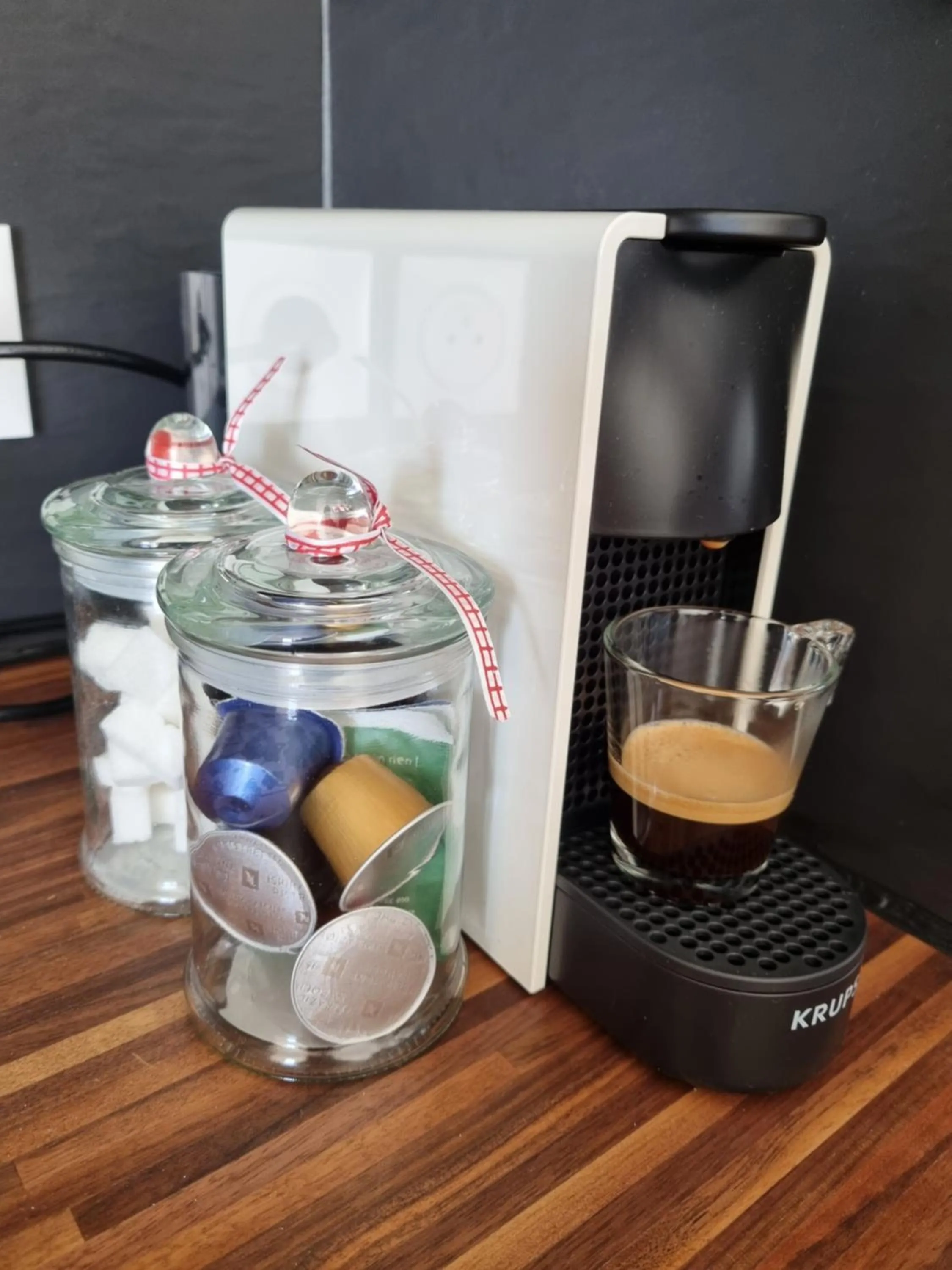 Coffee/tea facilities in Suite Riviera - Vue Disneyland