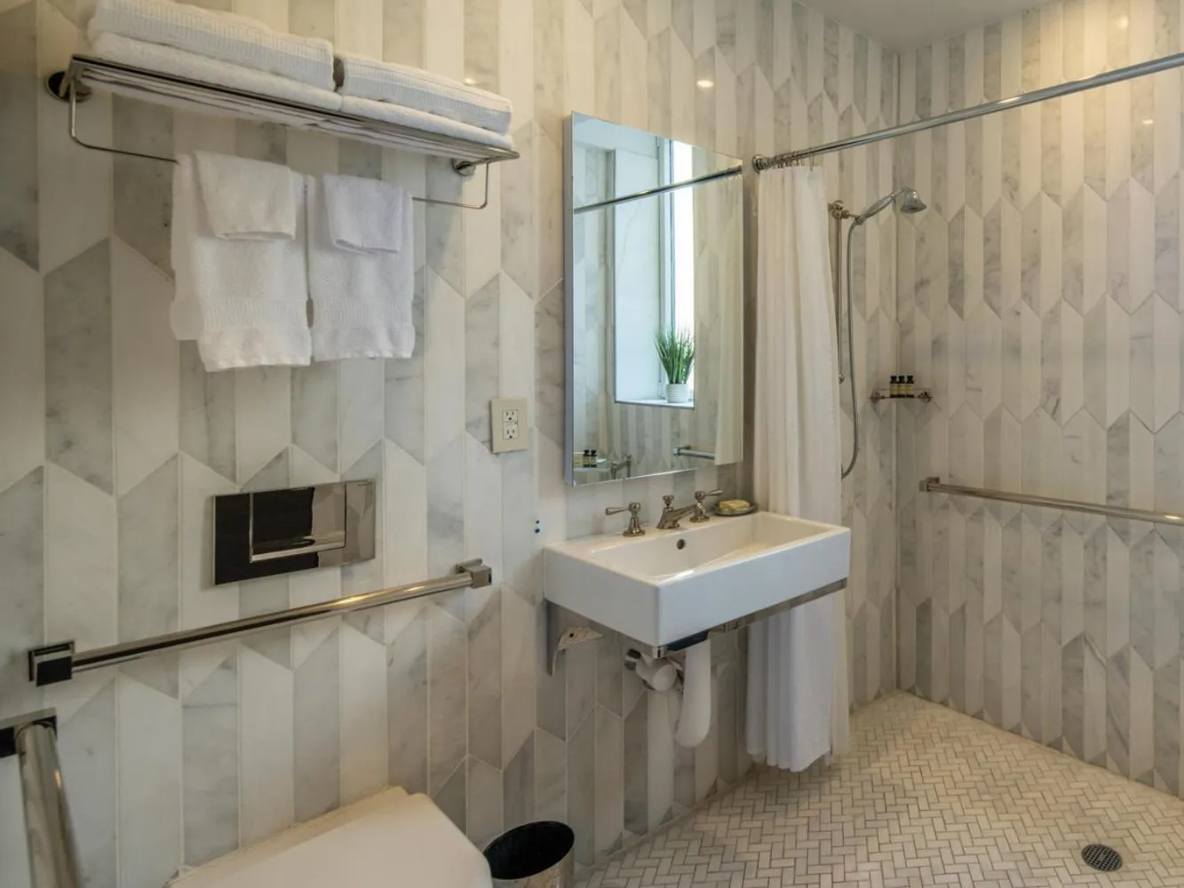 Shower in The Marmara Park Avenue