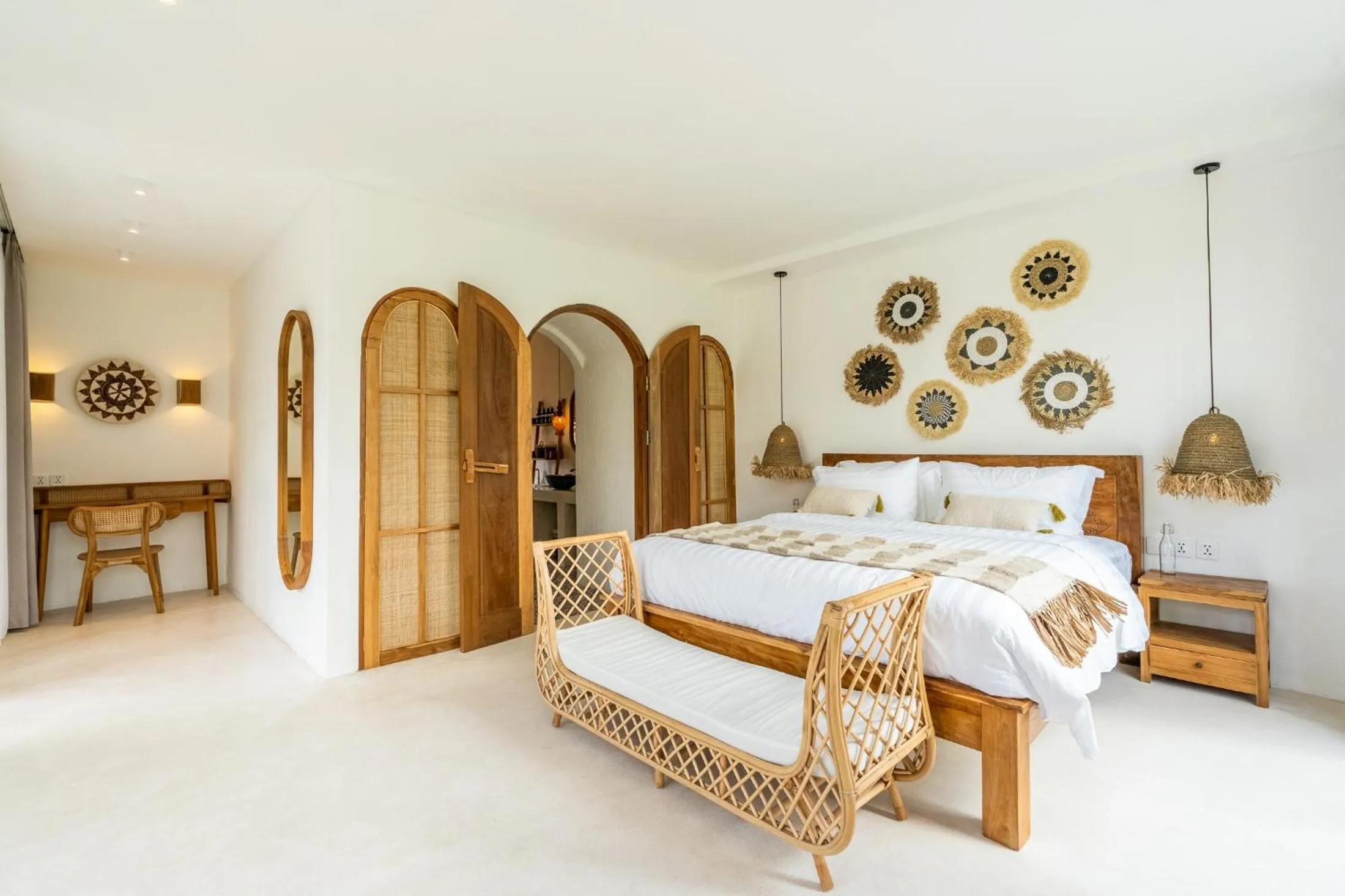 Bed in Tembaga Garden Retreat - Privacy and Modern Comfort