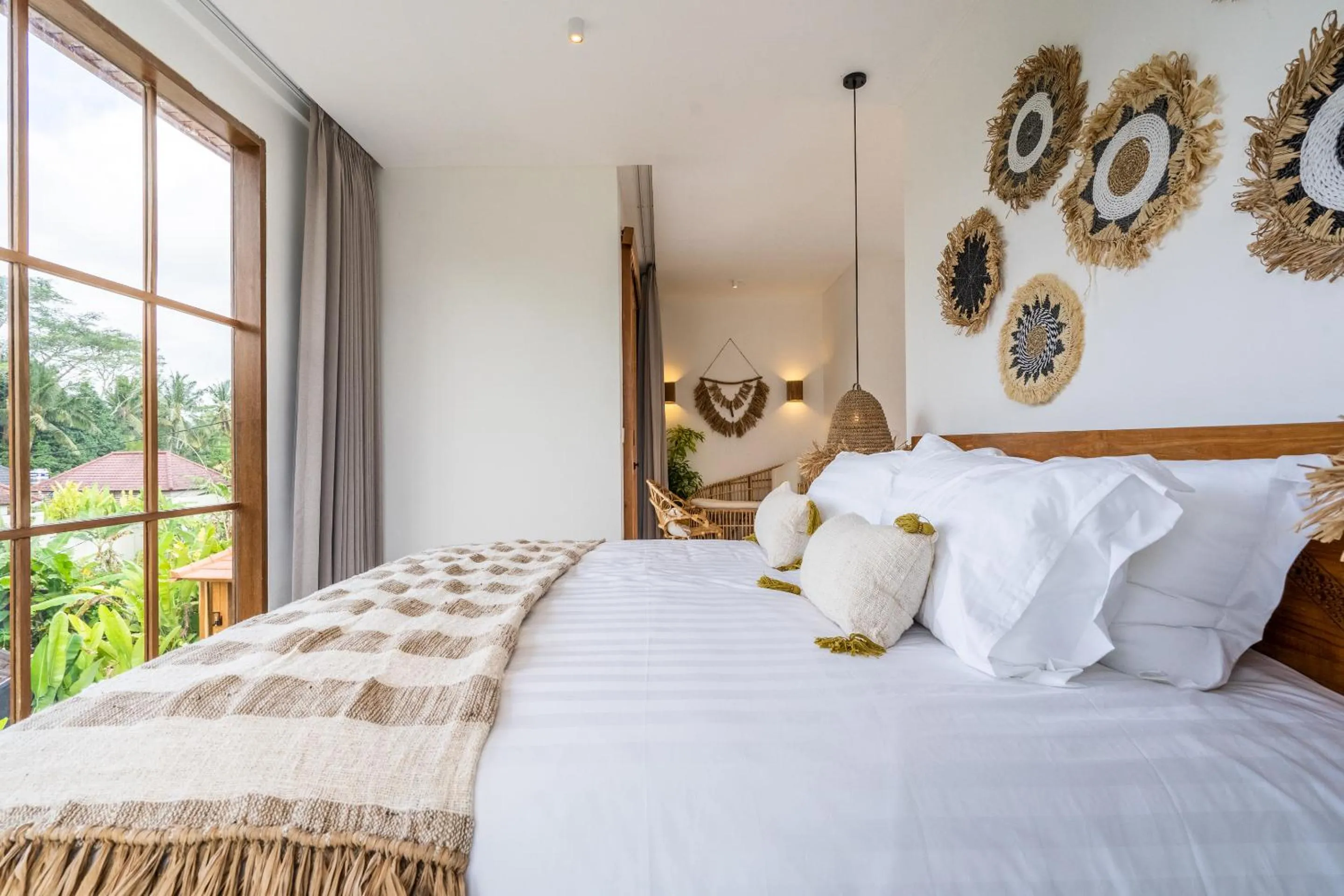 Bed in Tembaga Garden Retreat - Privacy and Modern Comfort