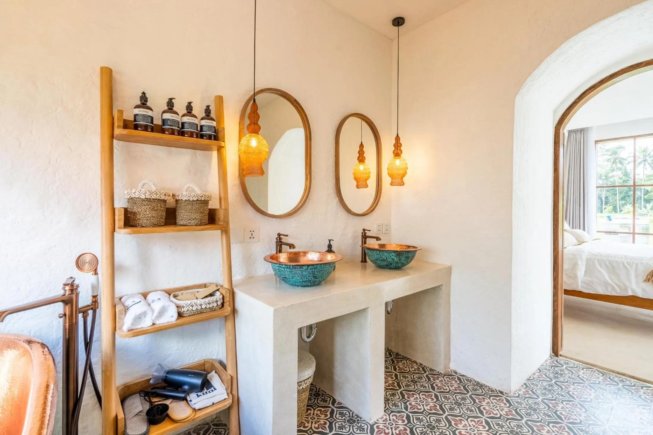 Bathroom, Bed in Tembaga Garden Retreat - Privacy and Modern Comfort