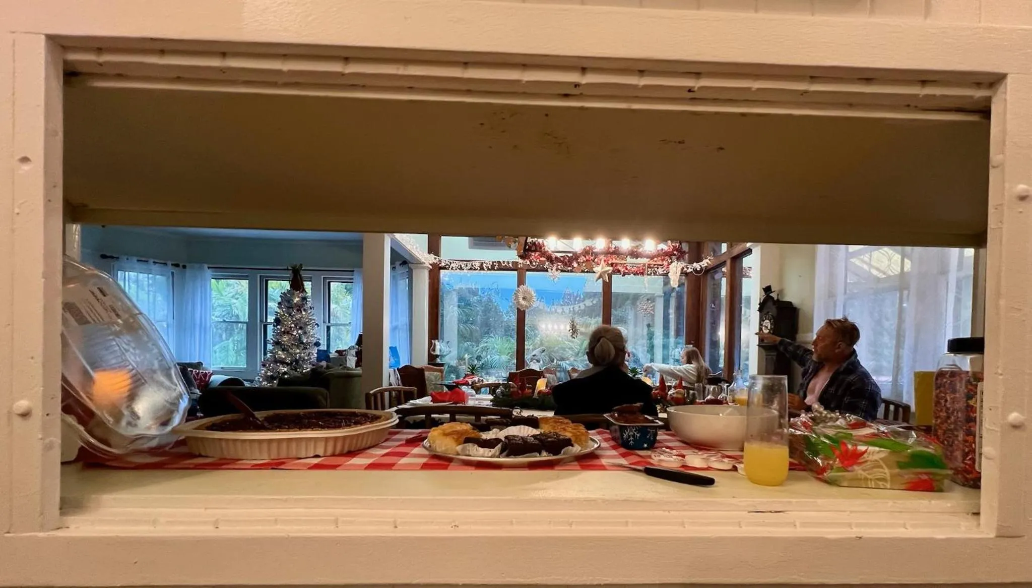 Dining area in Aloha Junction Bed and Breakfast -Minutes away from Hawaii Volcanoes National Park