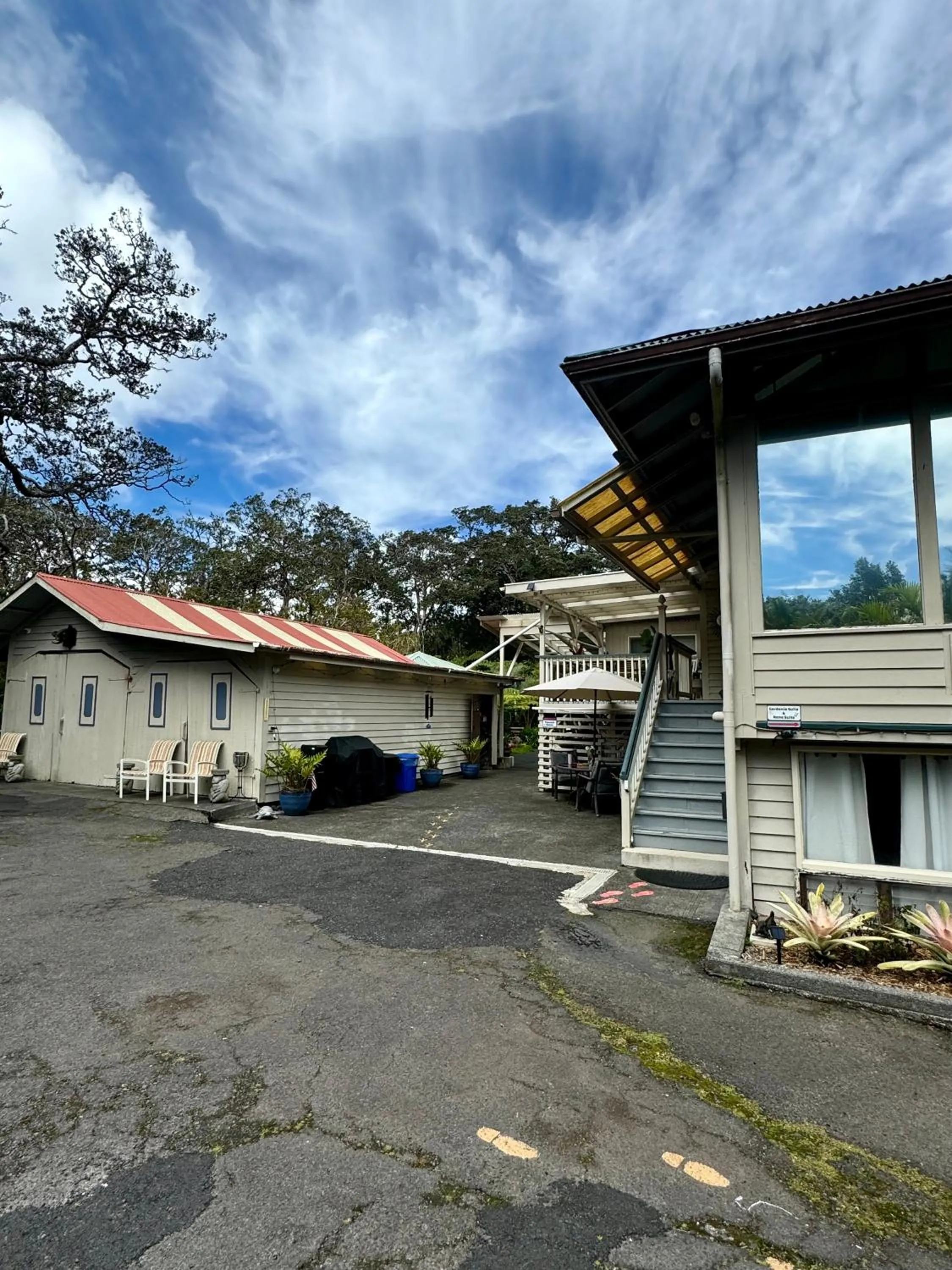 Aloha Junction Bed and Breakfast -Minutes away from Hawaii Volcanoes National Park