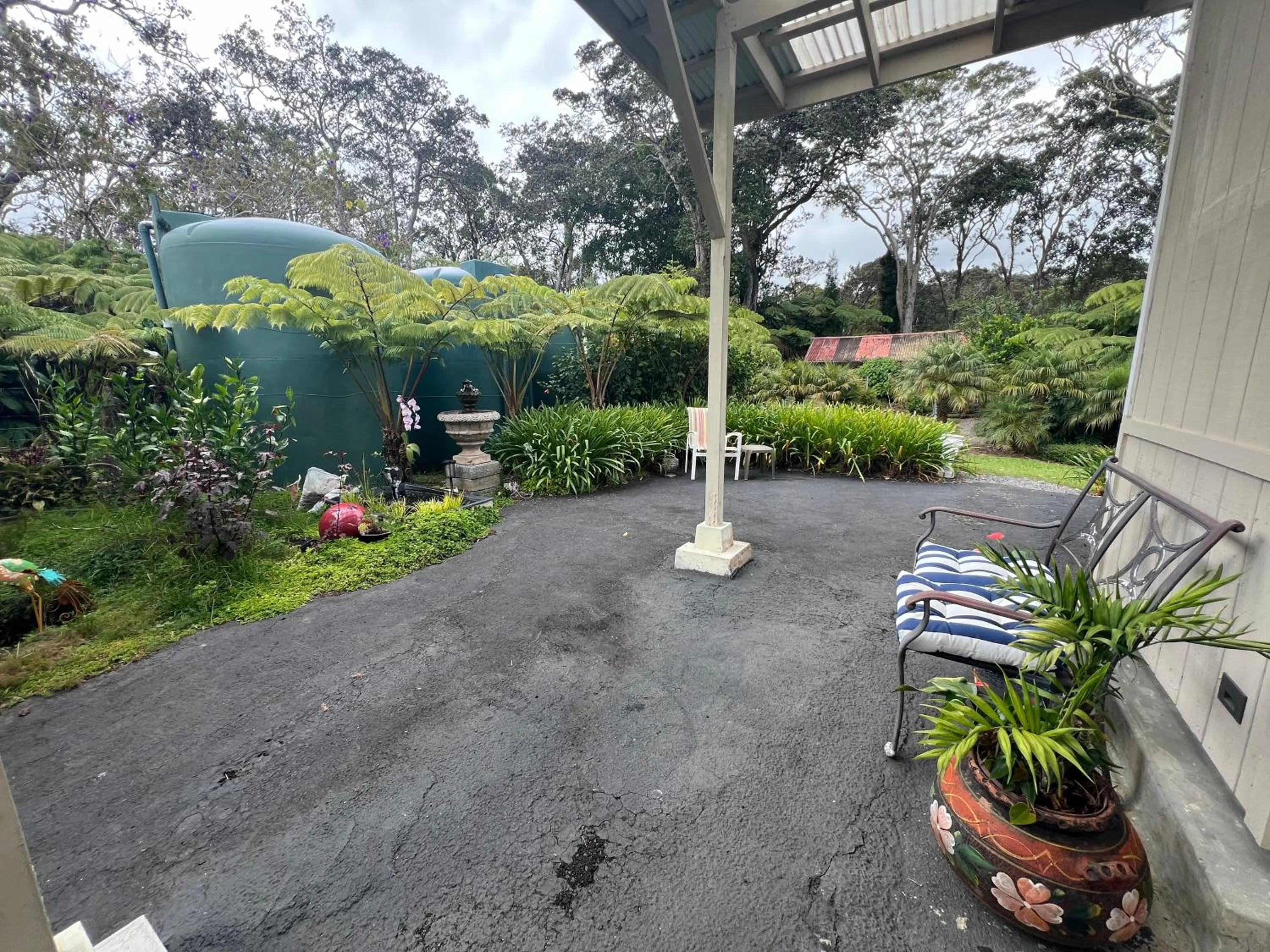 Aloha Junction Bed and Breakfast -Minutes away from Hawaii Volcanoes National Park