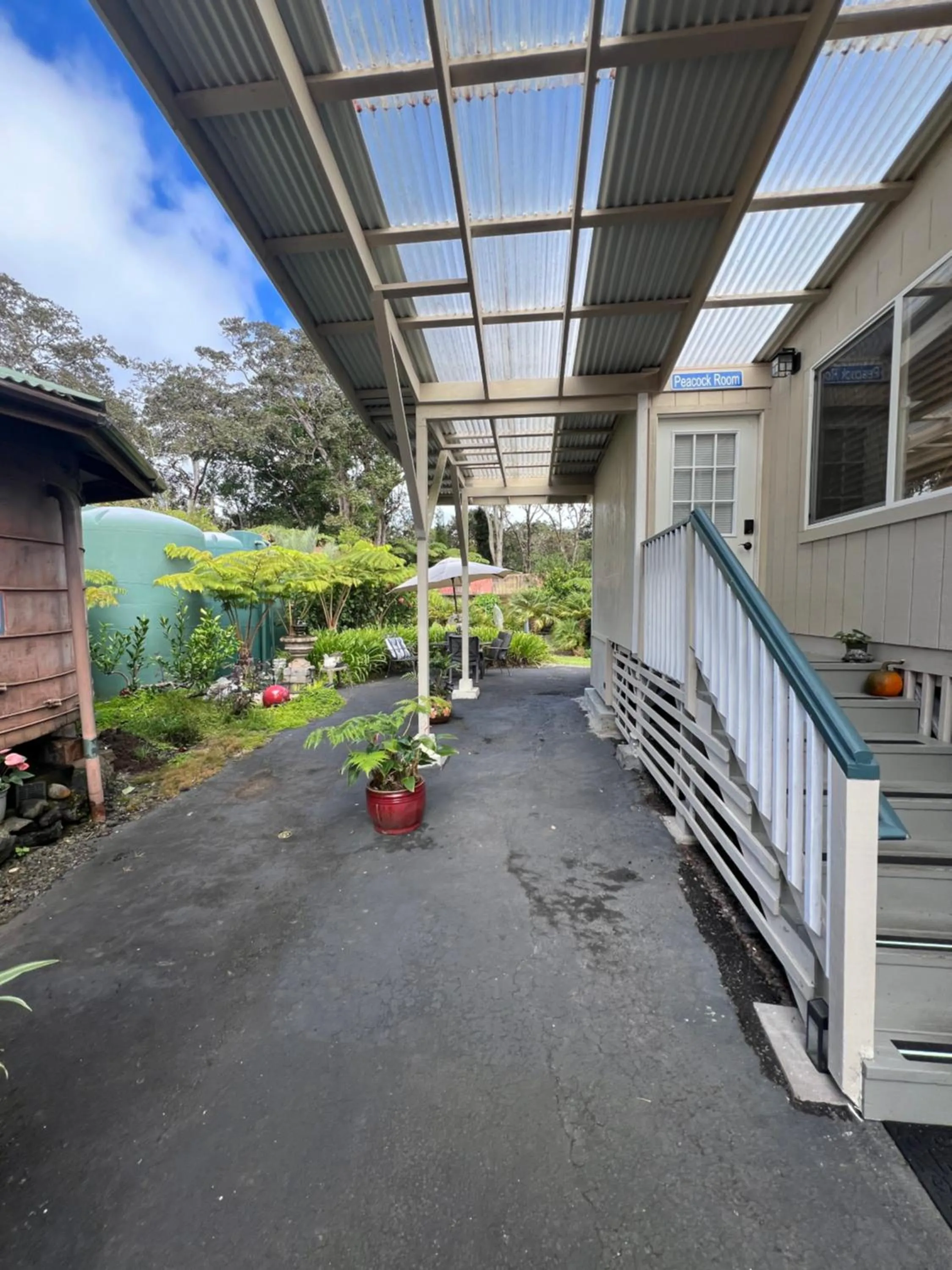 Aloha Junction Bed and Breakfast -Minutes away from Hawaii Volcanoes National Park