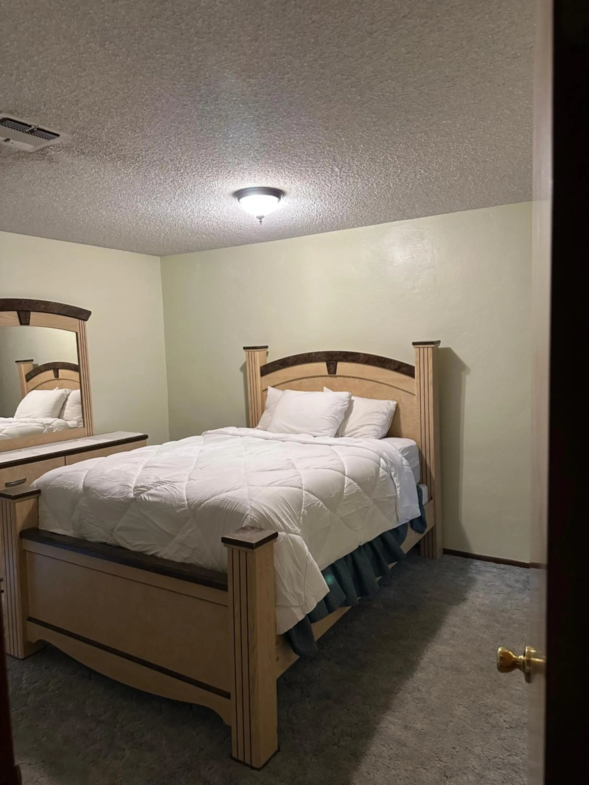 Bedroom, Bed in The River Inn