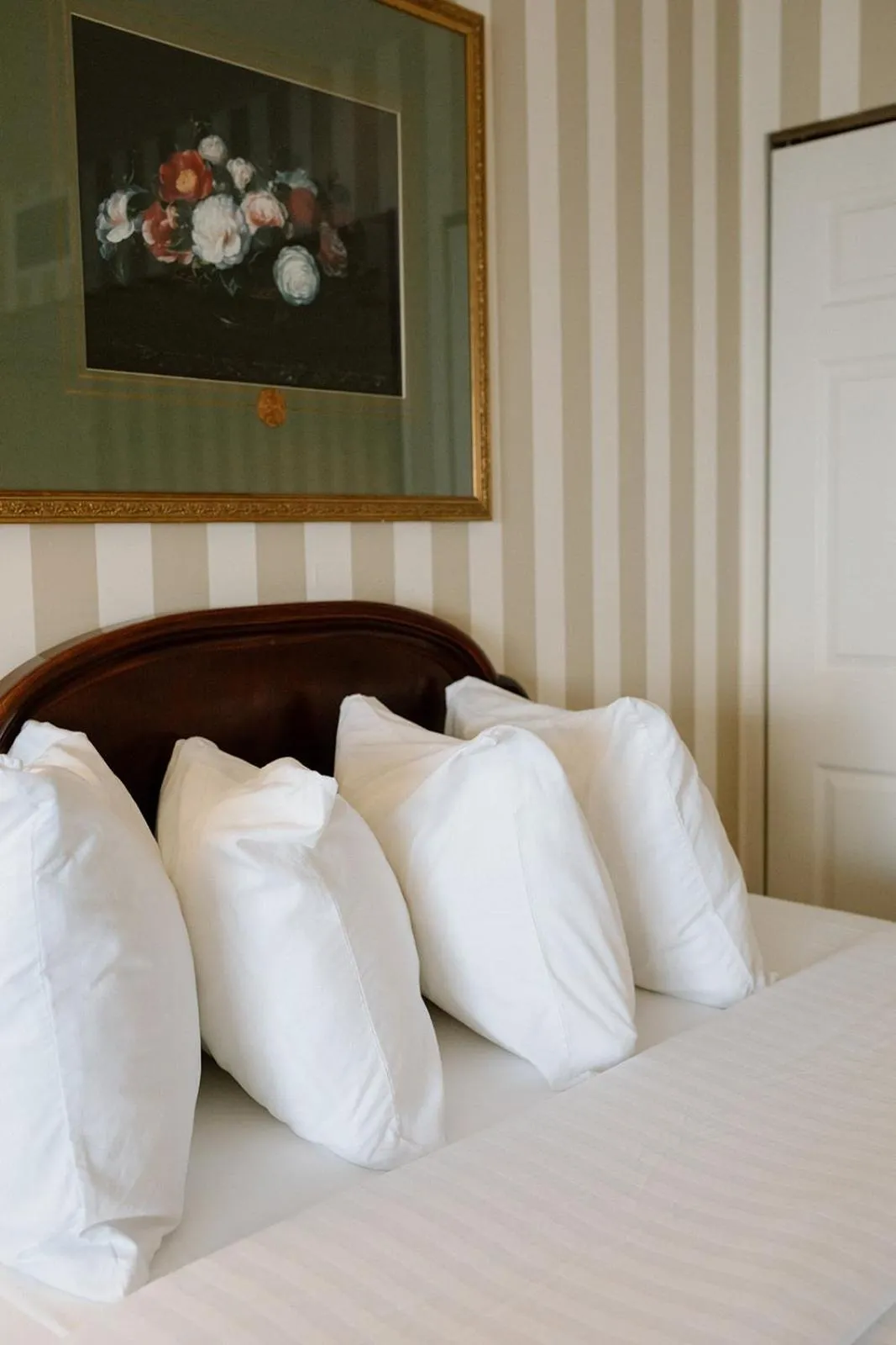 Bed in Bayshore Resort