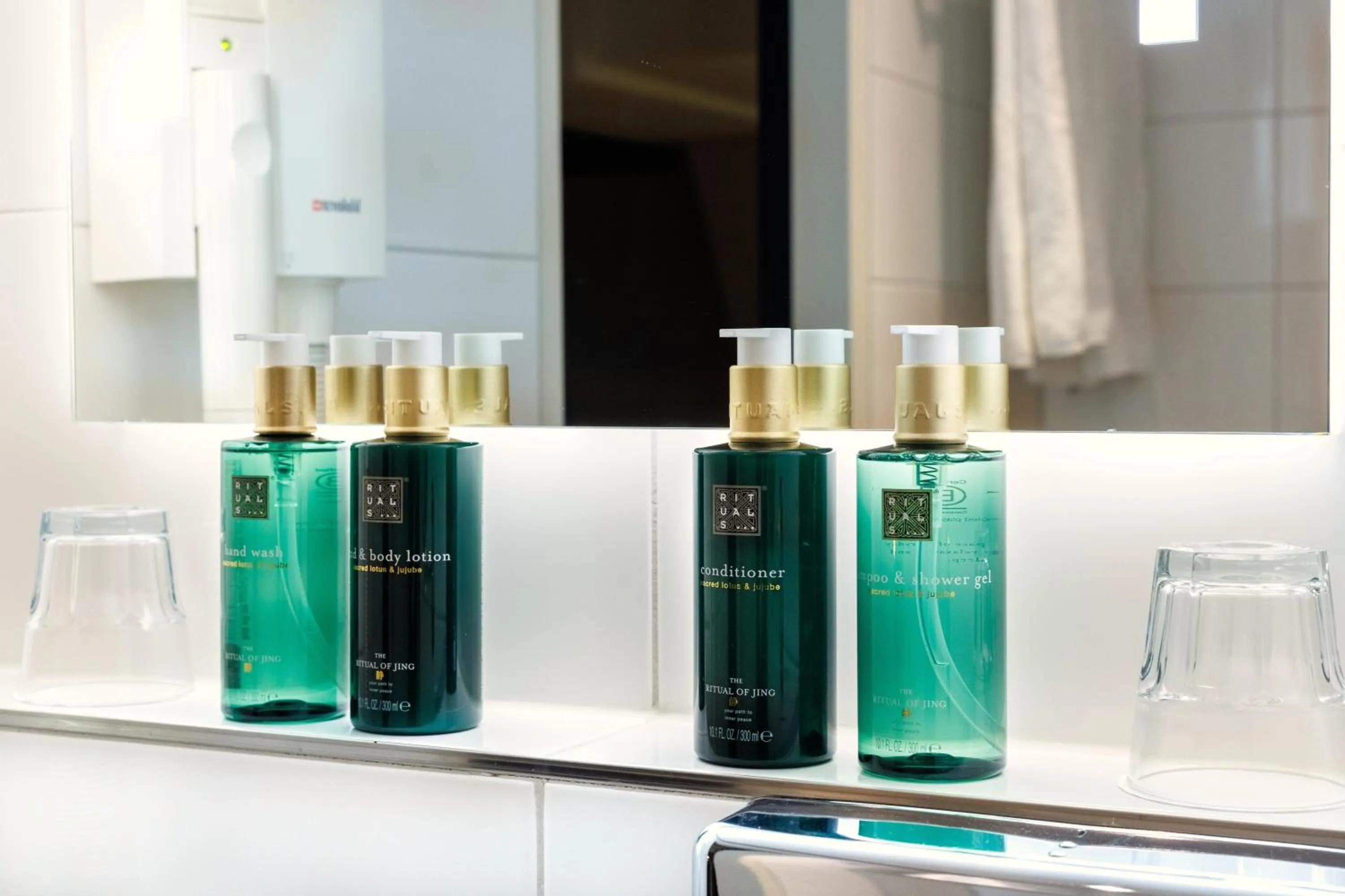 Bathroom in Hotel Die Port van Cleve