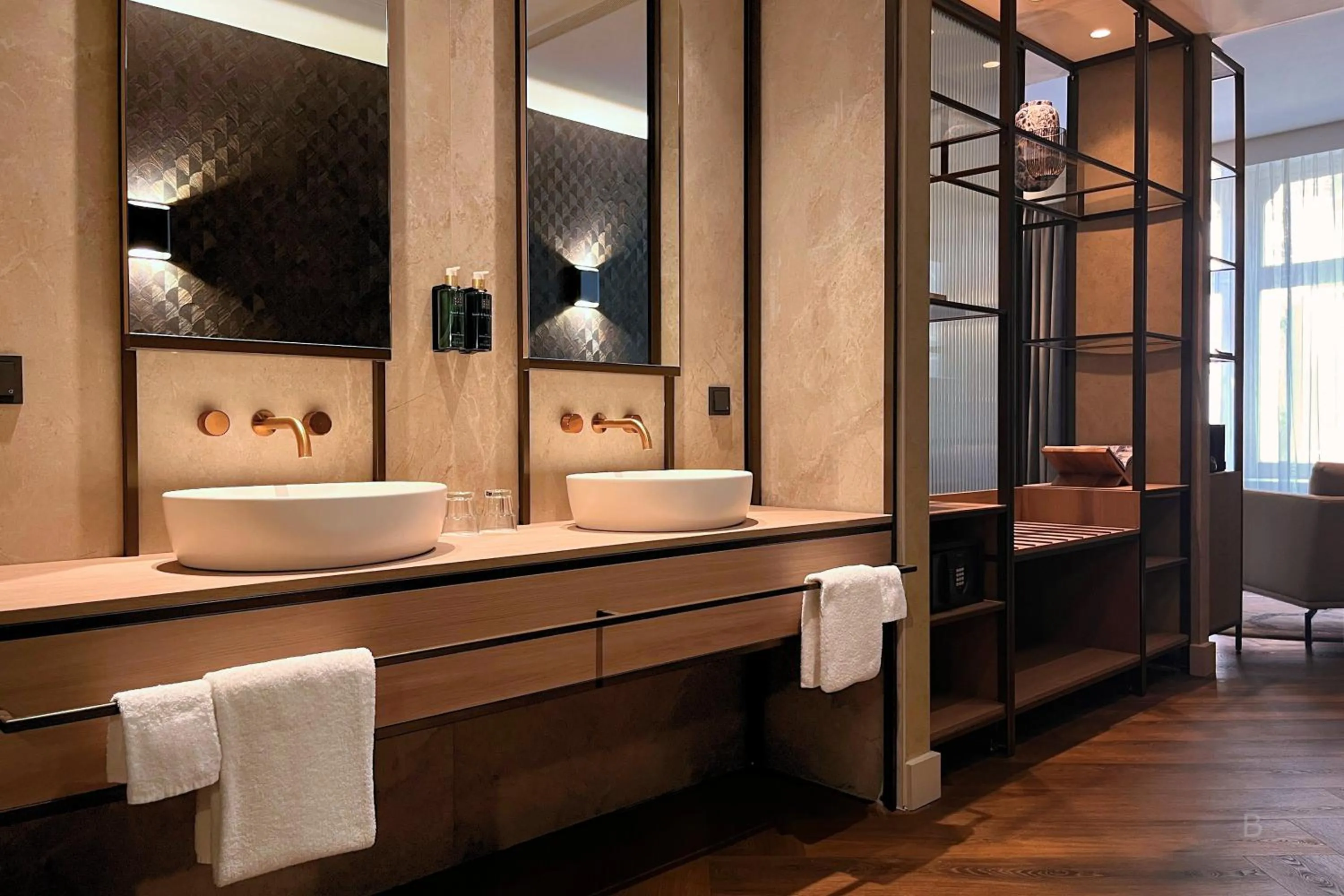 Bathroom in Hotel Die Port van Cleve