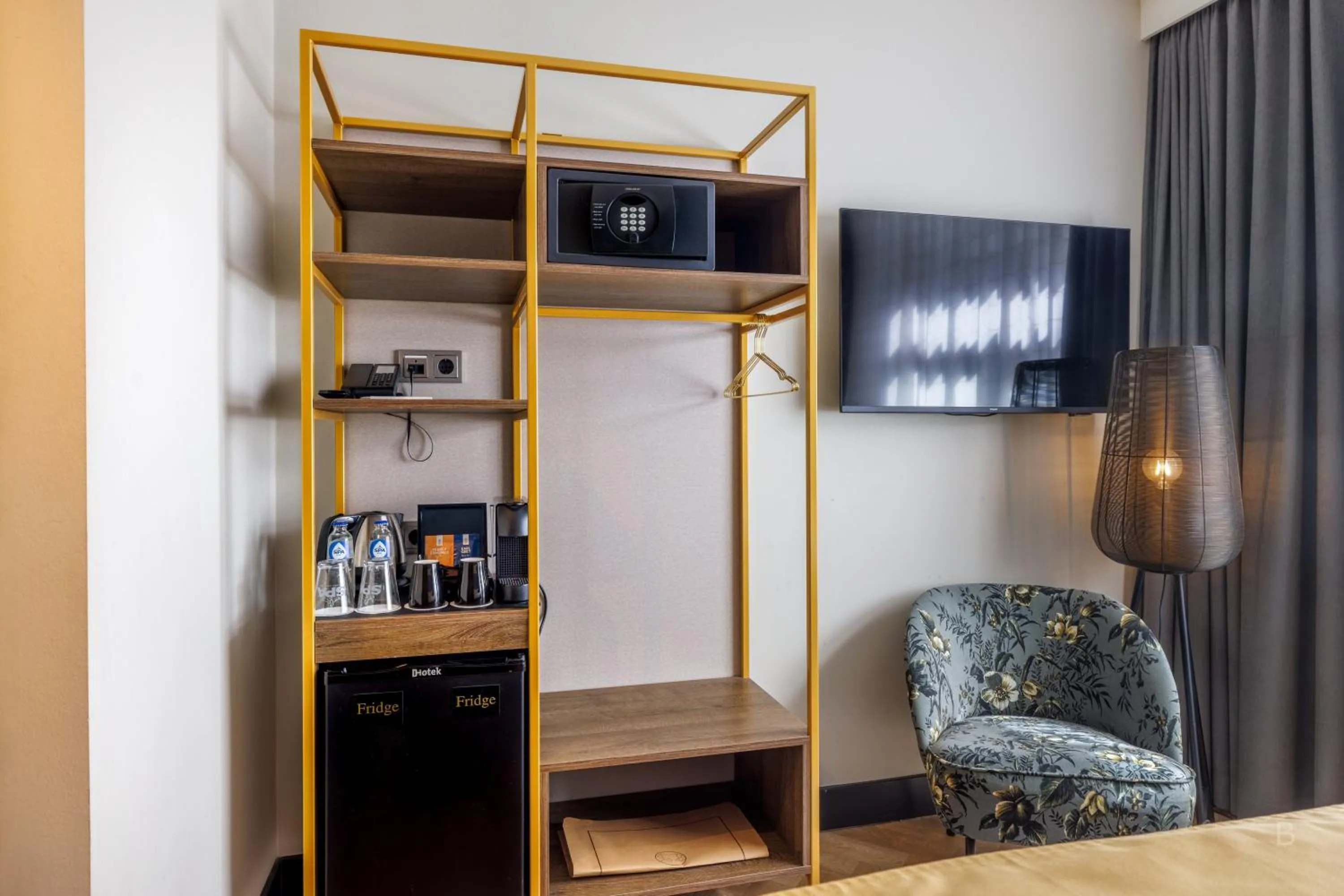 TV and multimedia in Hotel Die Port van Cleve