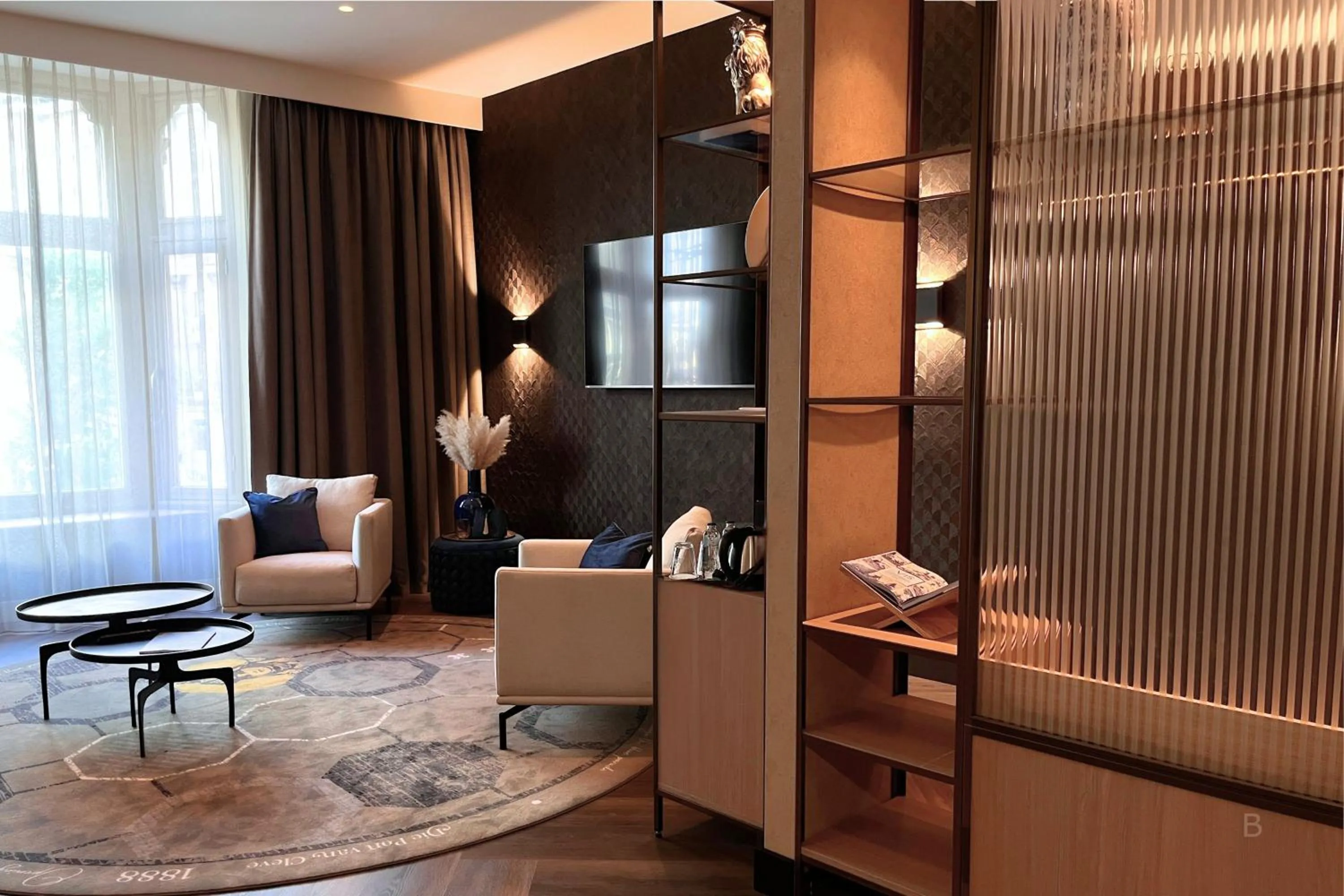 TV and multimedia in Hotel Die Port van Cleve