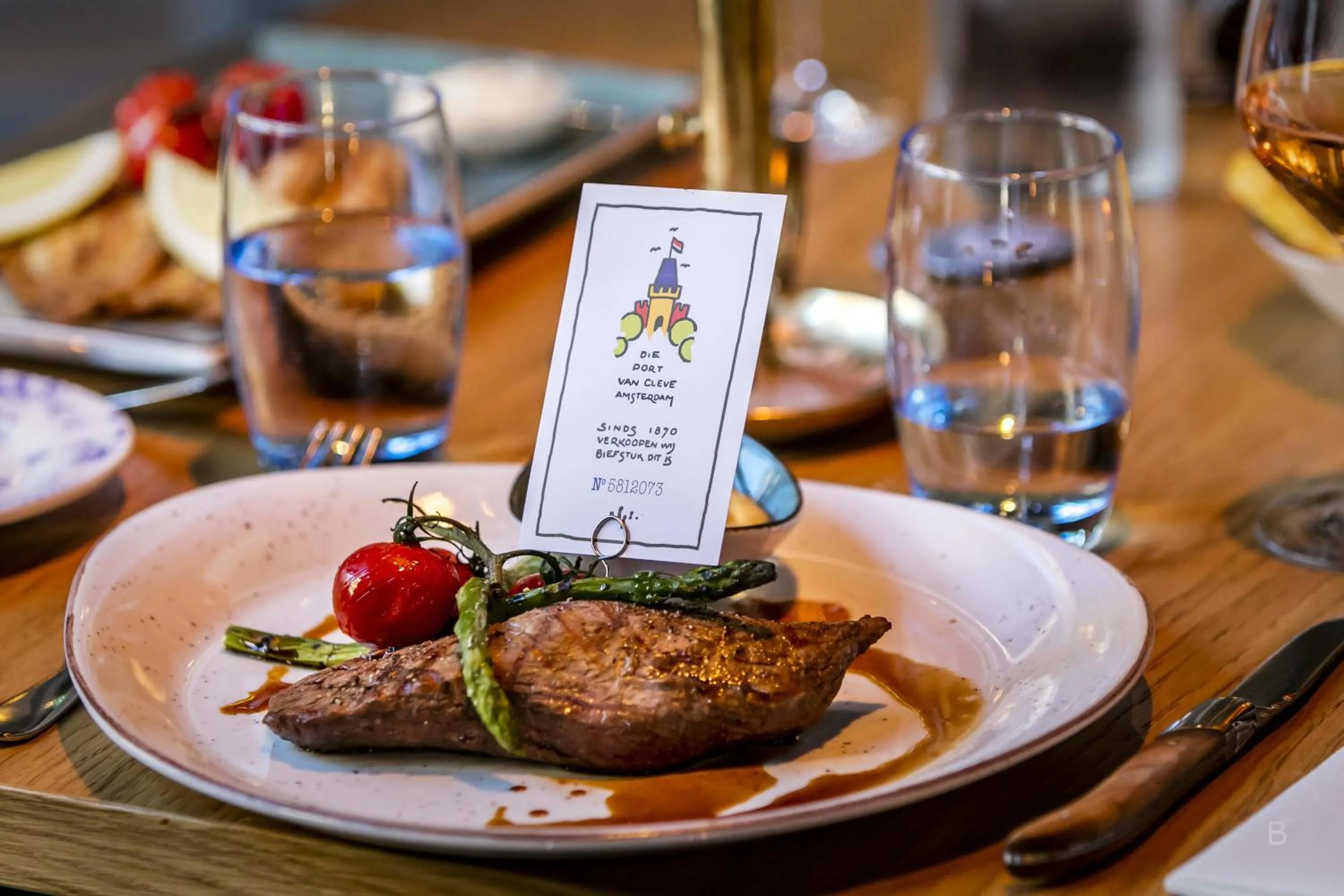 Restaurant/places to eat in Hotel Die Port van Cleve