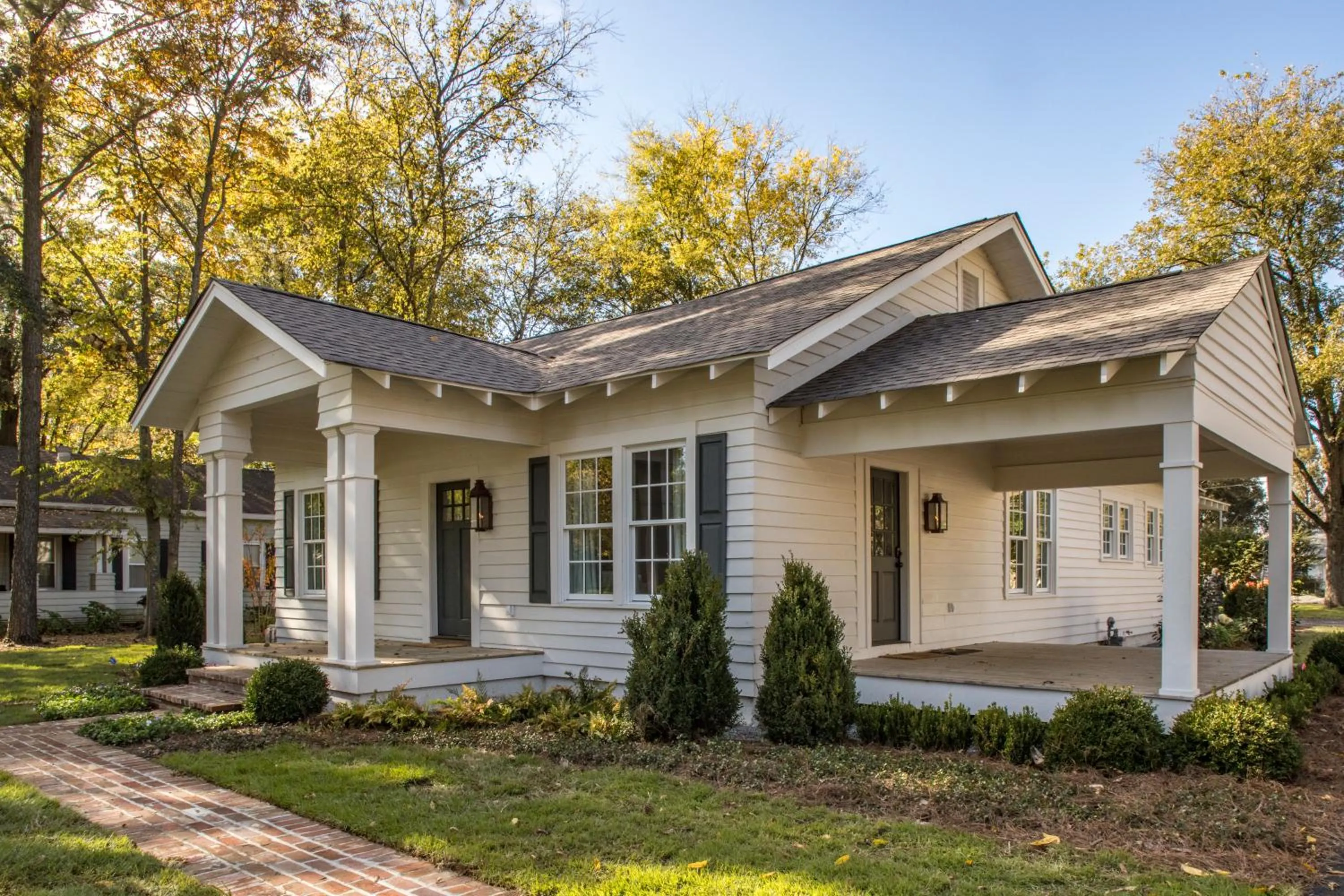Property building in The Louis Hotel