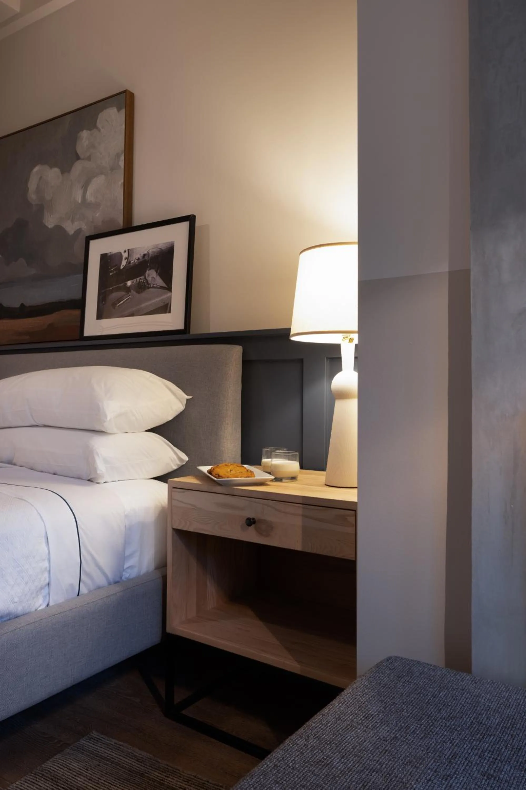 Bed in The Louis Hotel