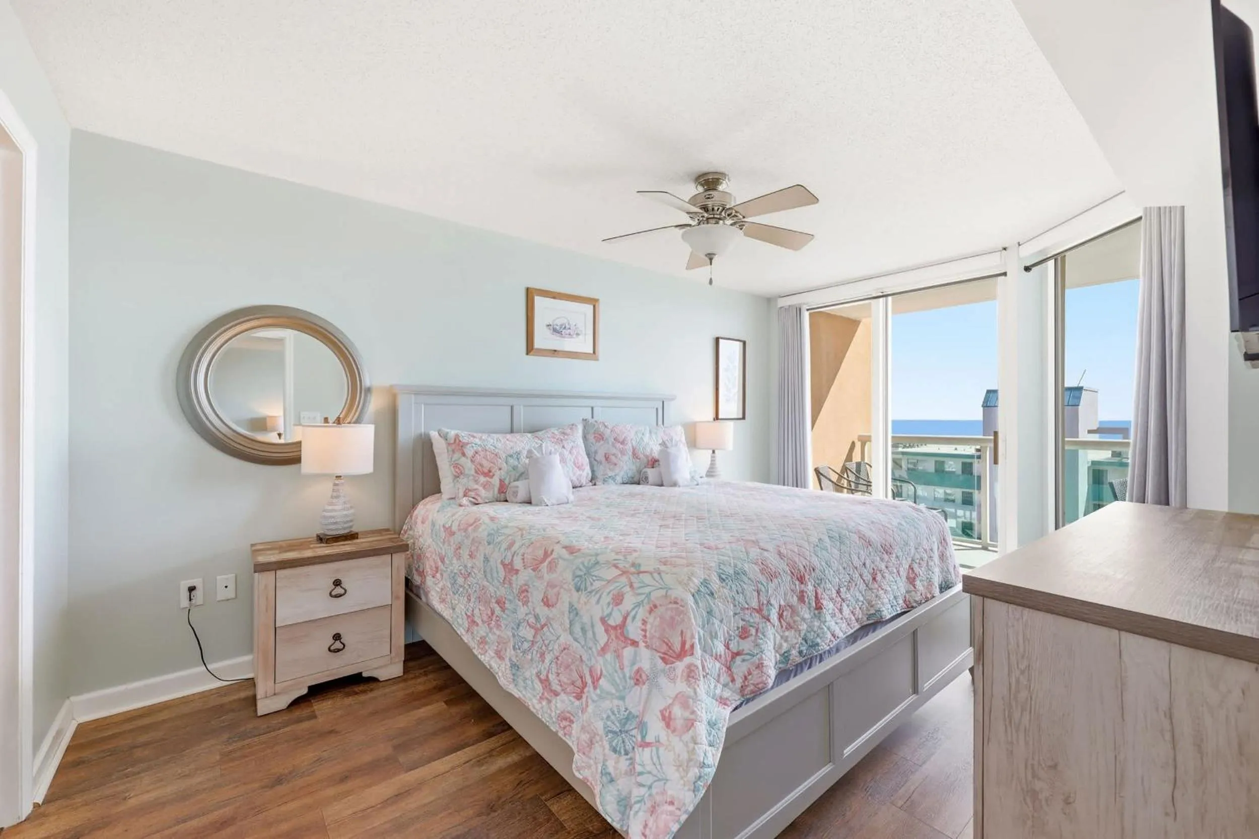 Bed in Ocean View All New Malibu Pointe Dream