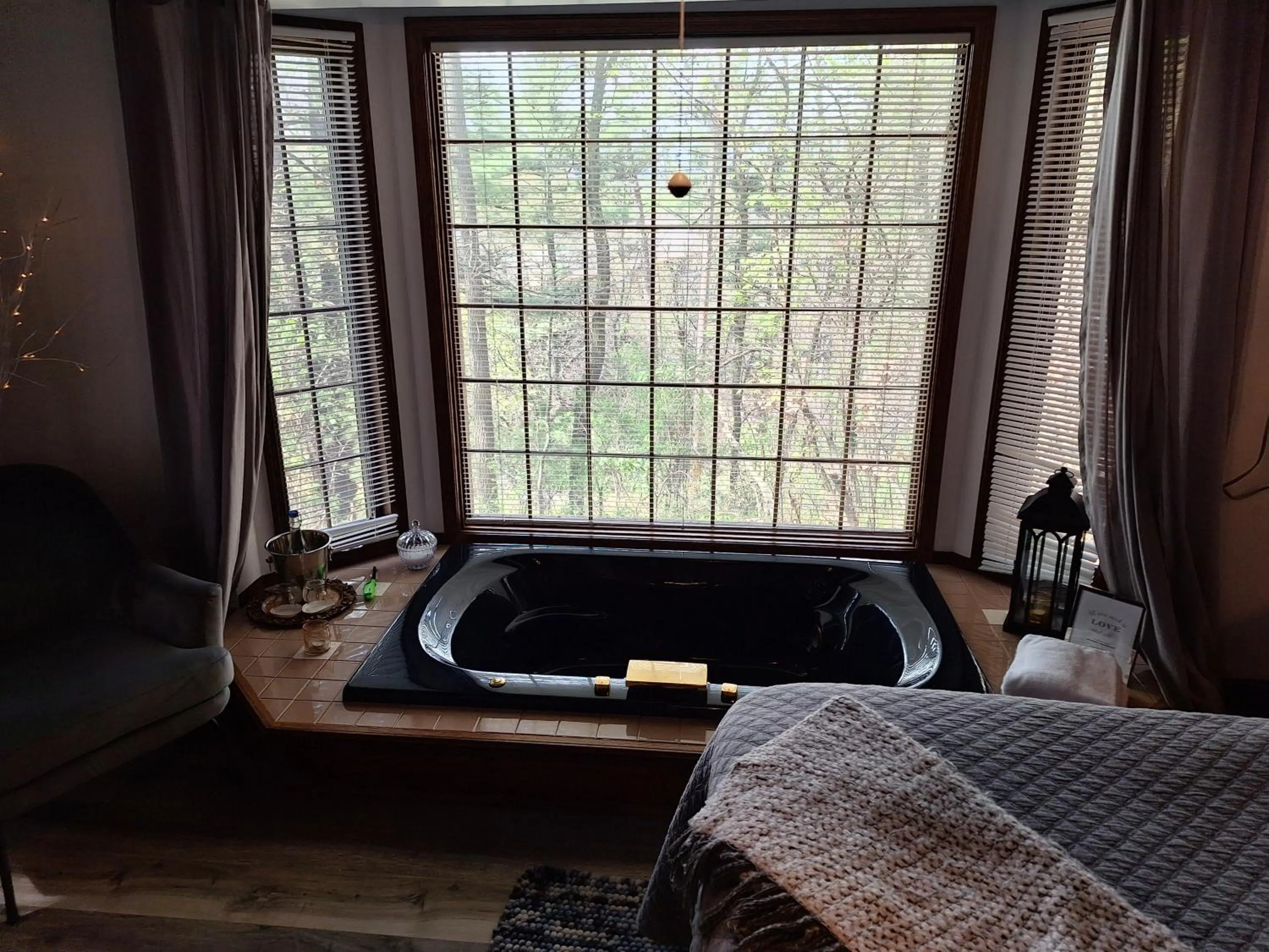 Bath, Bed in Otter Creek Eau Claire Altoona