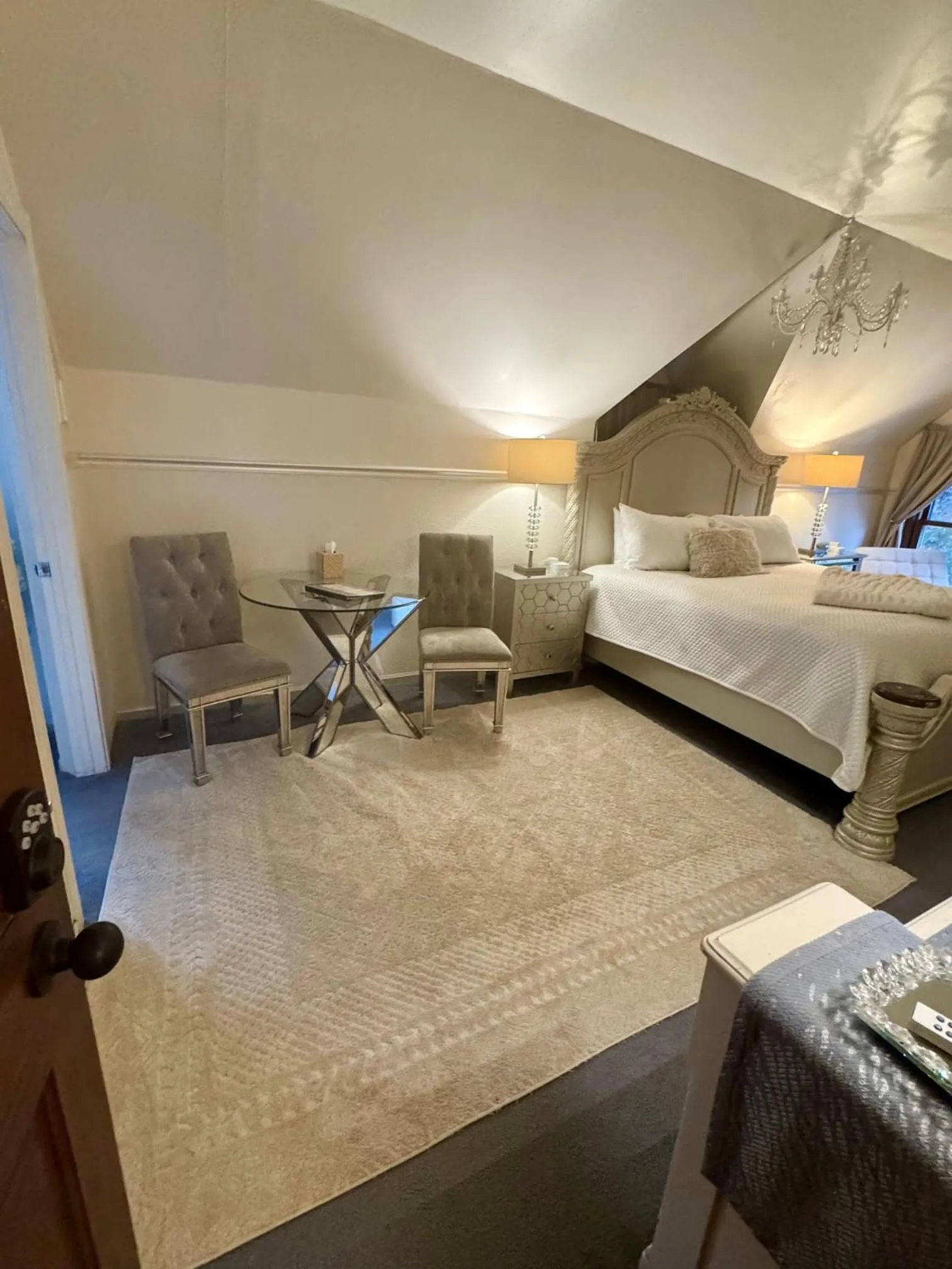 Bed in Otter Creek Eau Claire Altoona