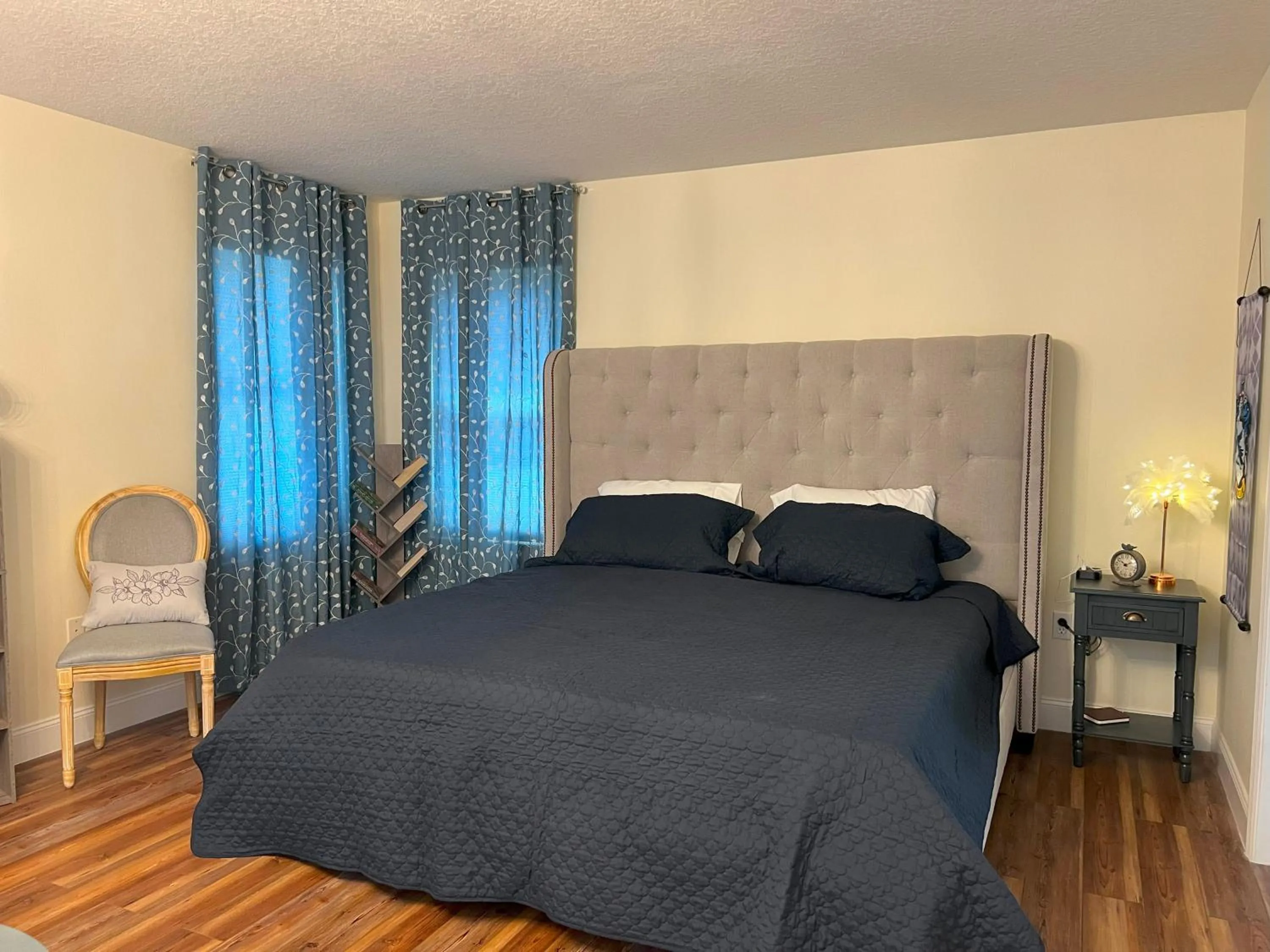 Bed in Magical Castle Near Theme Parks