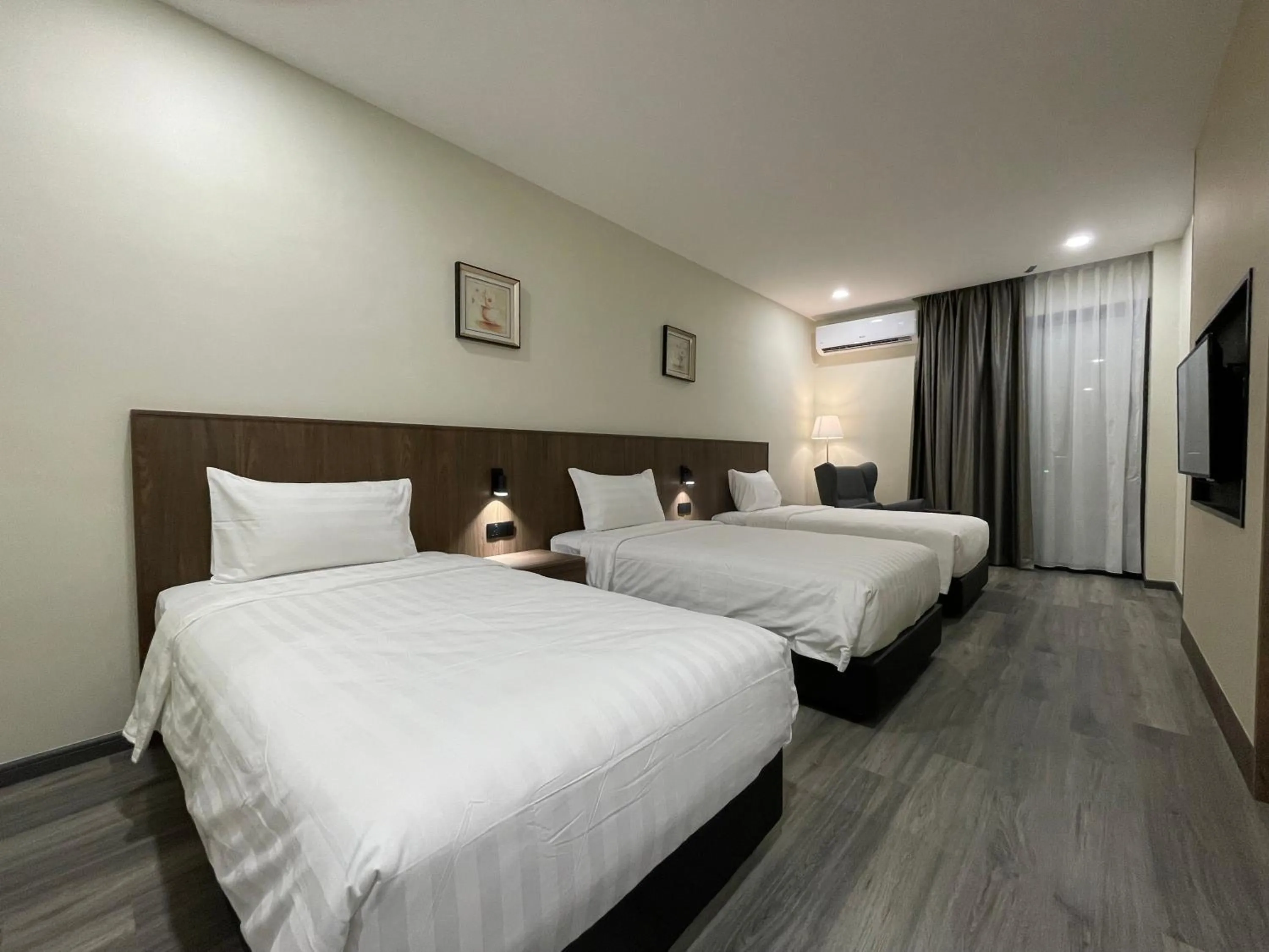 Bedroom, Bed in Hotel Bundusan