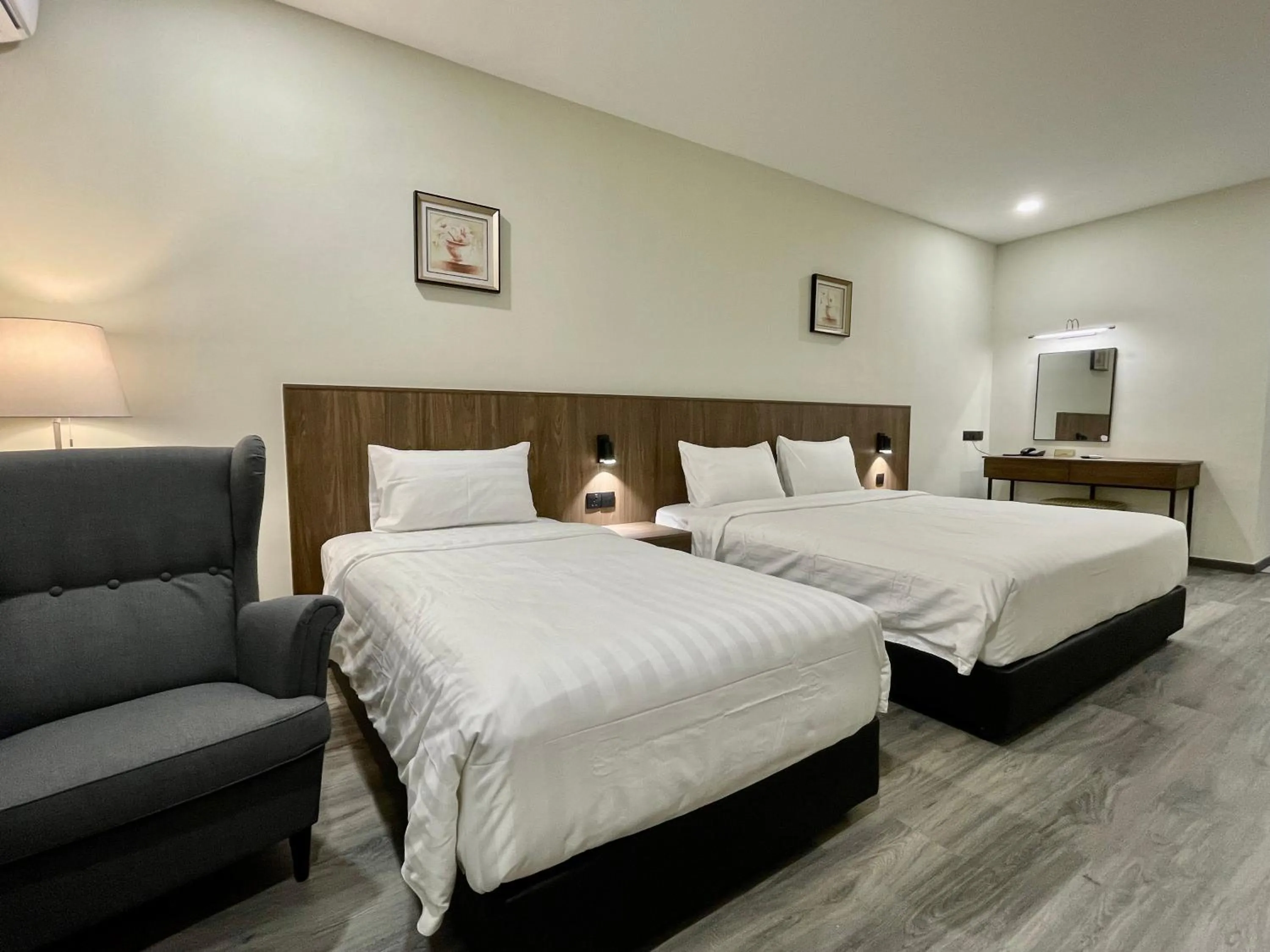 Bedroom, Bed in Hotel Bundusan