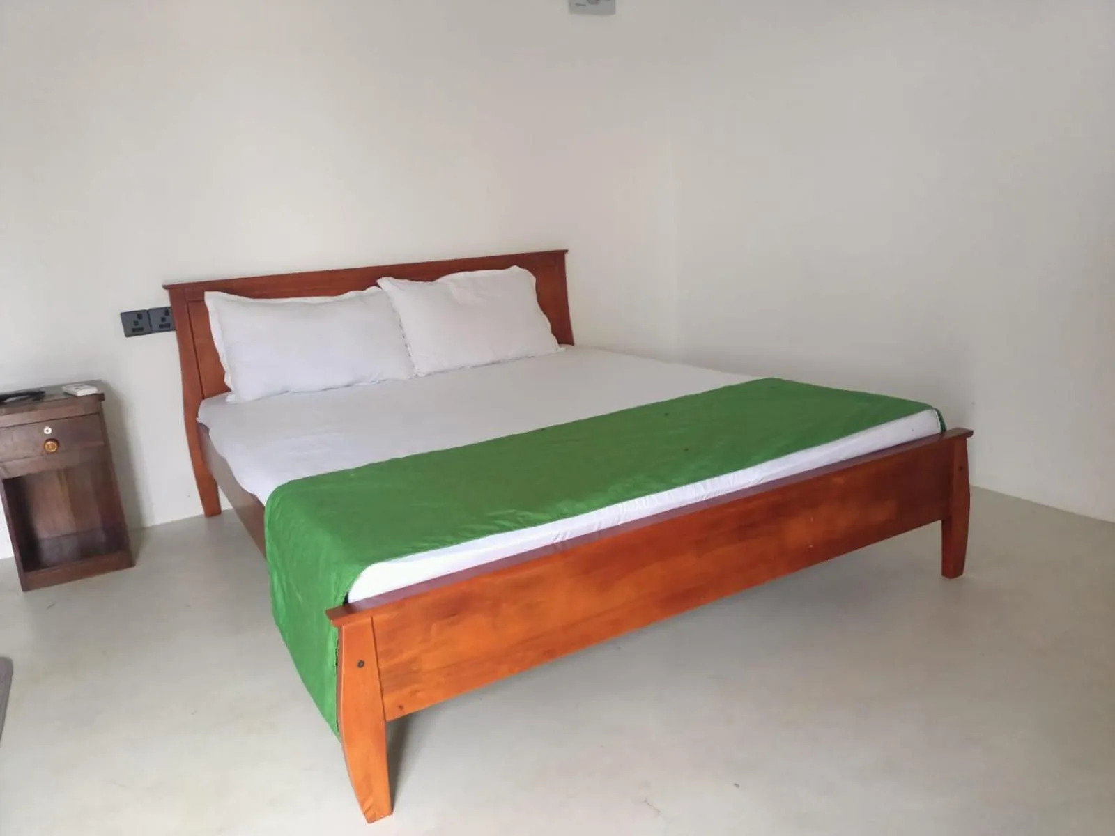 Bed in Palm Beach Resort Ceylon