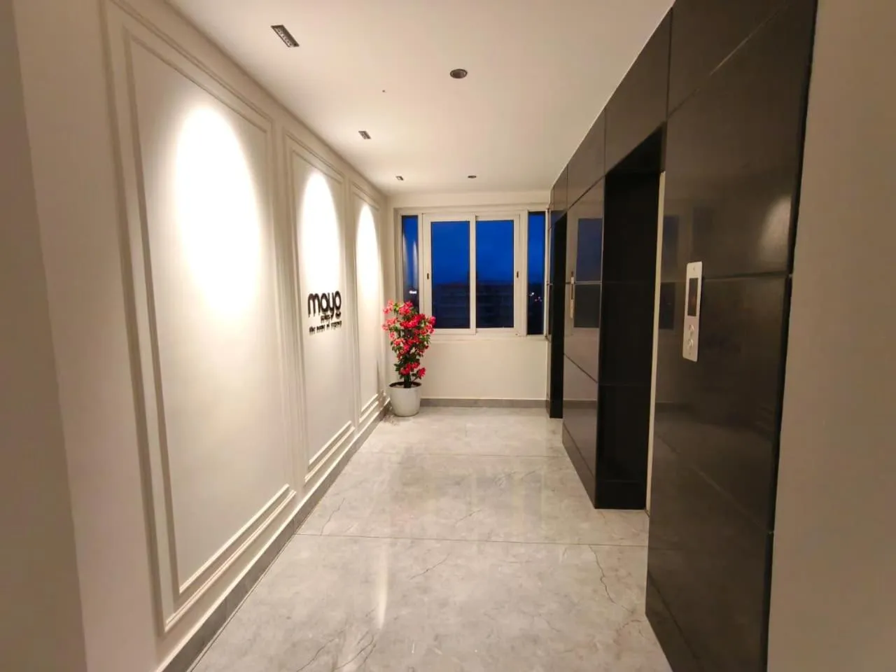 Facade/entrance in Mayo Suites