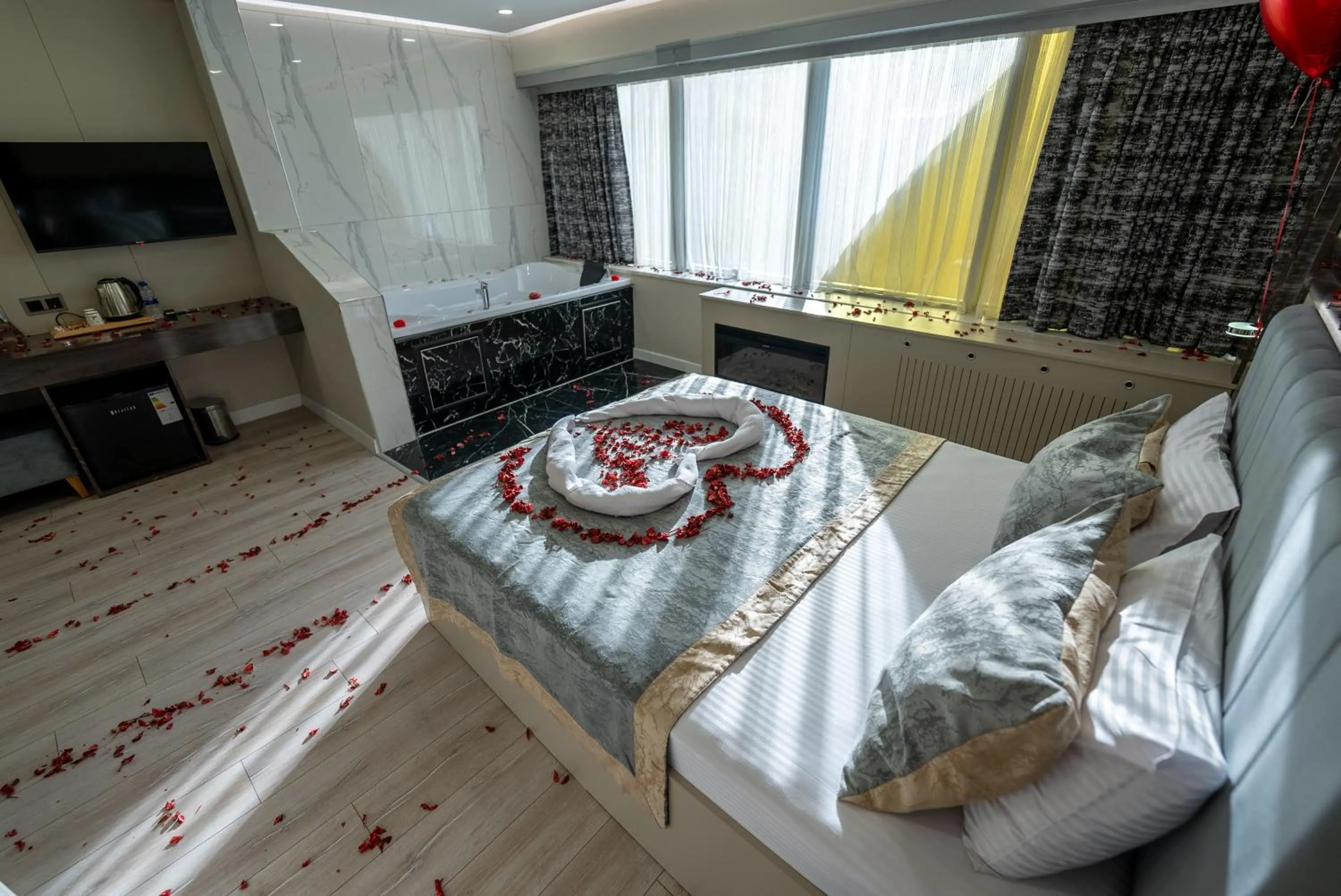 Photo of the whole room, Bed in Meros Hotel