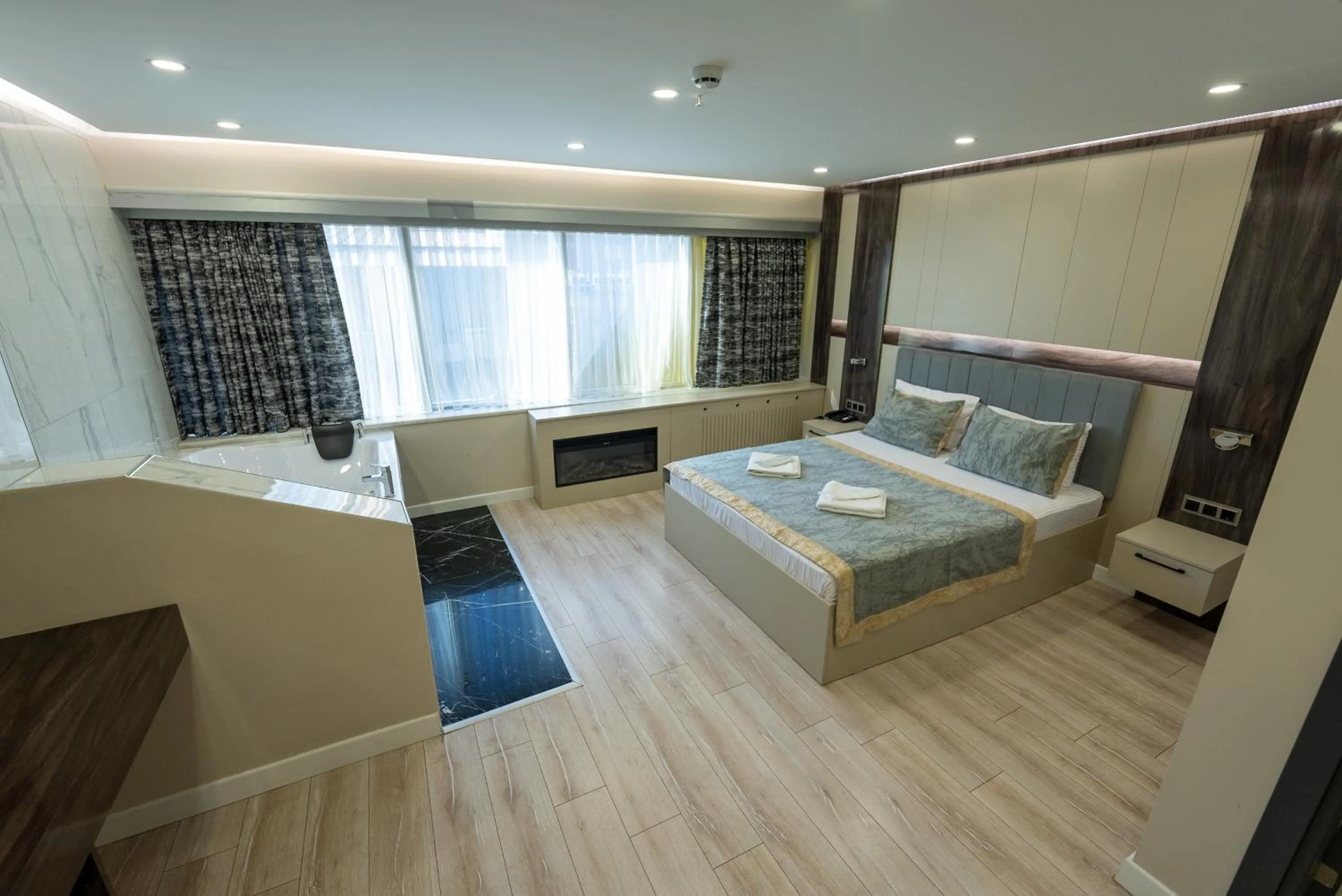 Photo of the whole room, Bed in Meros Hotel