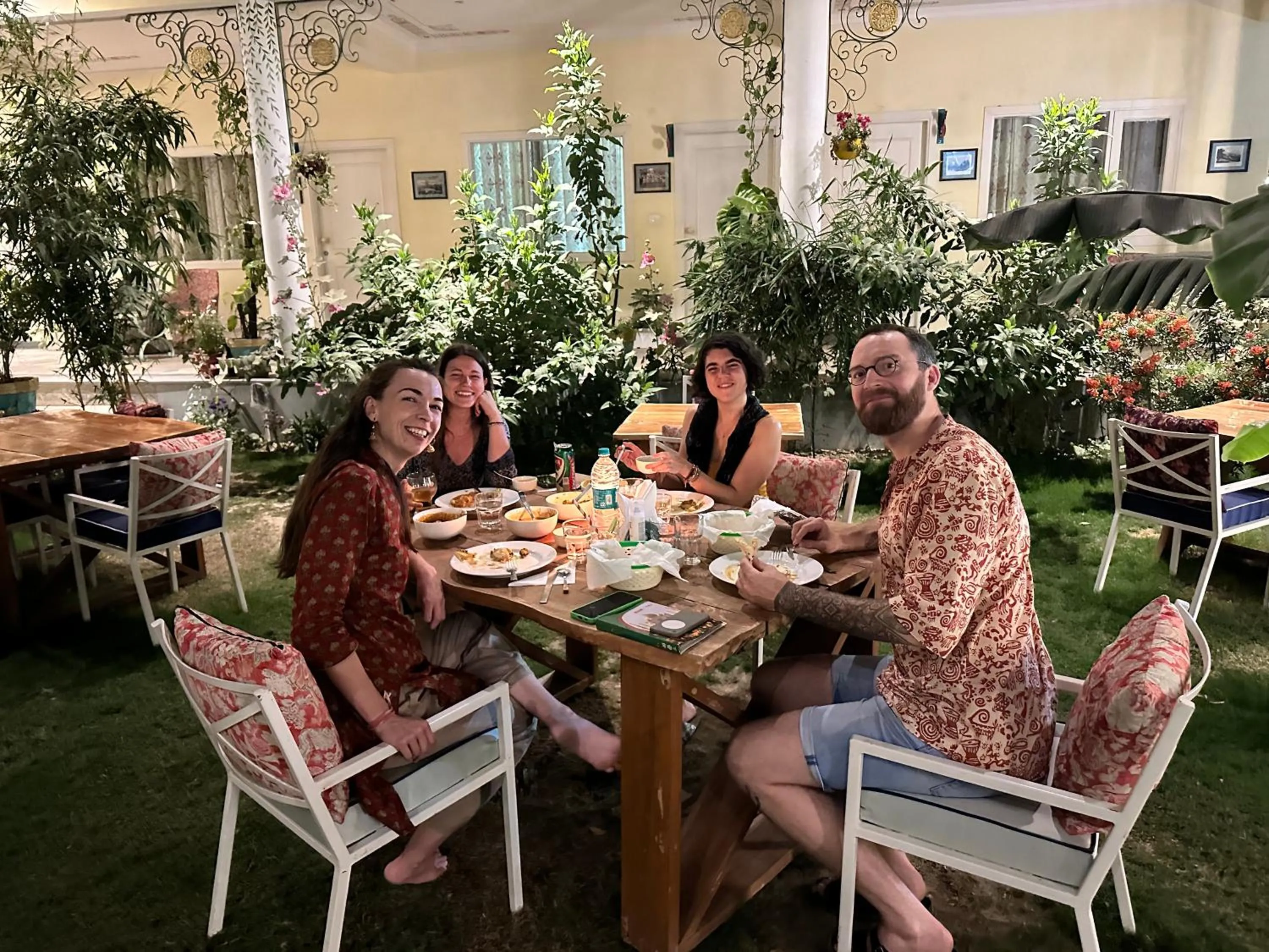 Restaurant/places to eat in Dá Bungalow - A Vacation Abode