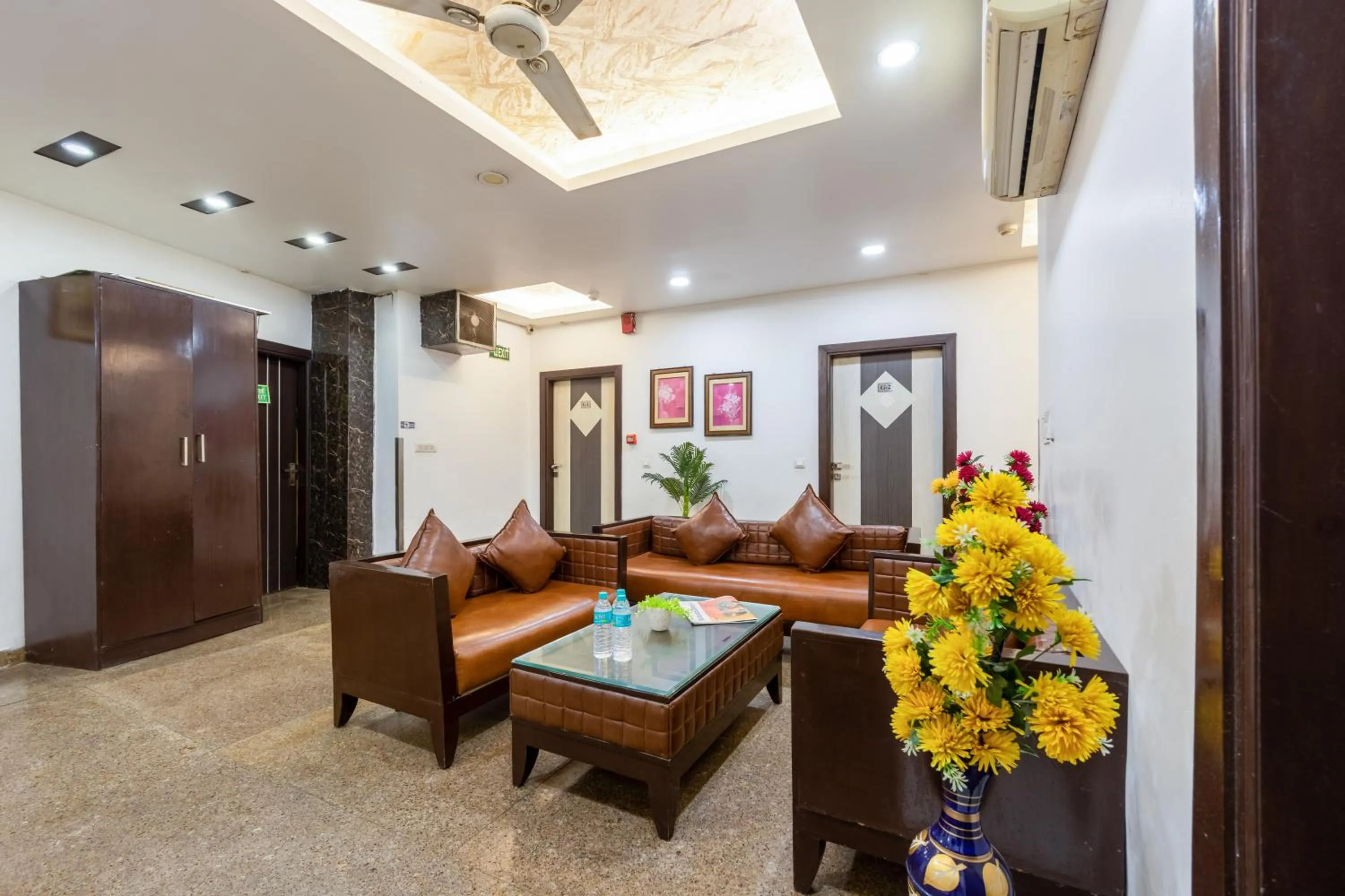 TV and multimedia in Hotel Emporio Near New Delhi Railway Station - Paharganj