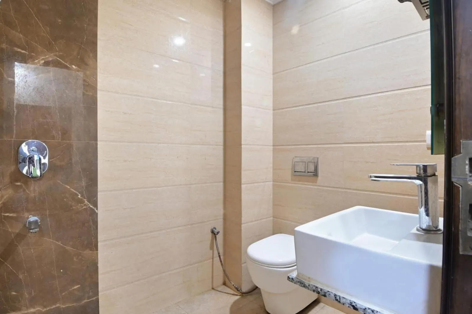 Bathroom in Hotel Emporio Near New Delhi Railway Station - Paharganj