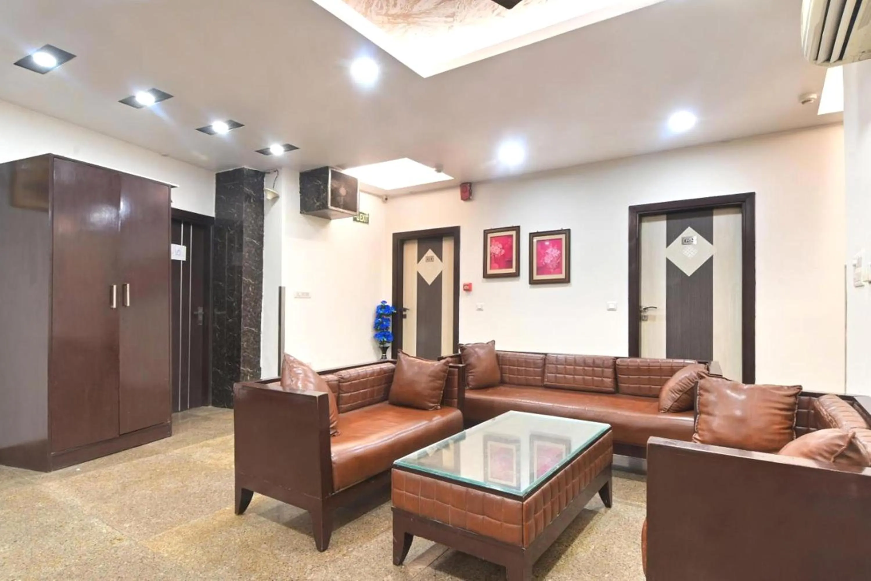 Property building in Hotel Emporio Near New Delhi Railway Station - Paharganj
