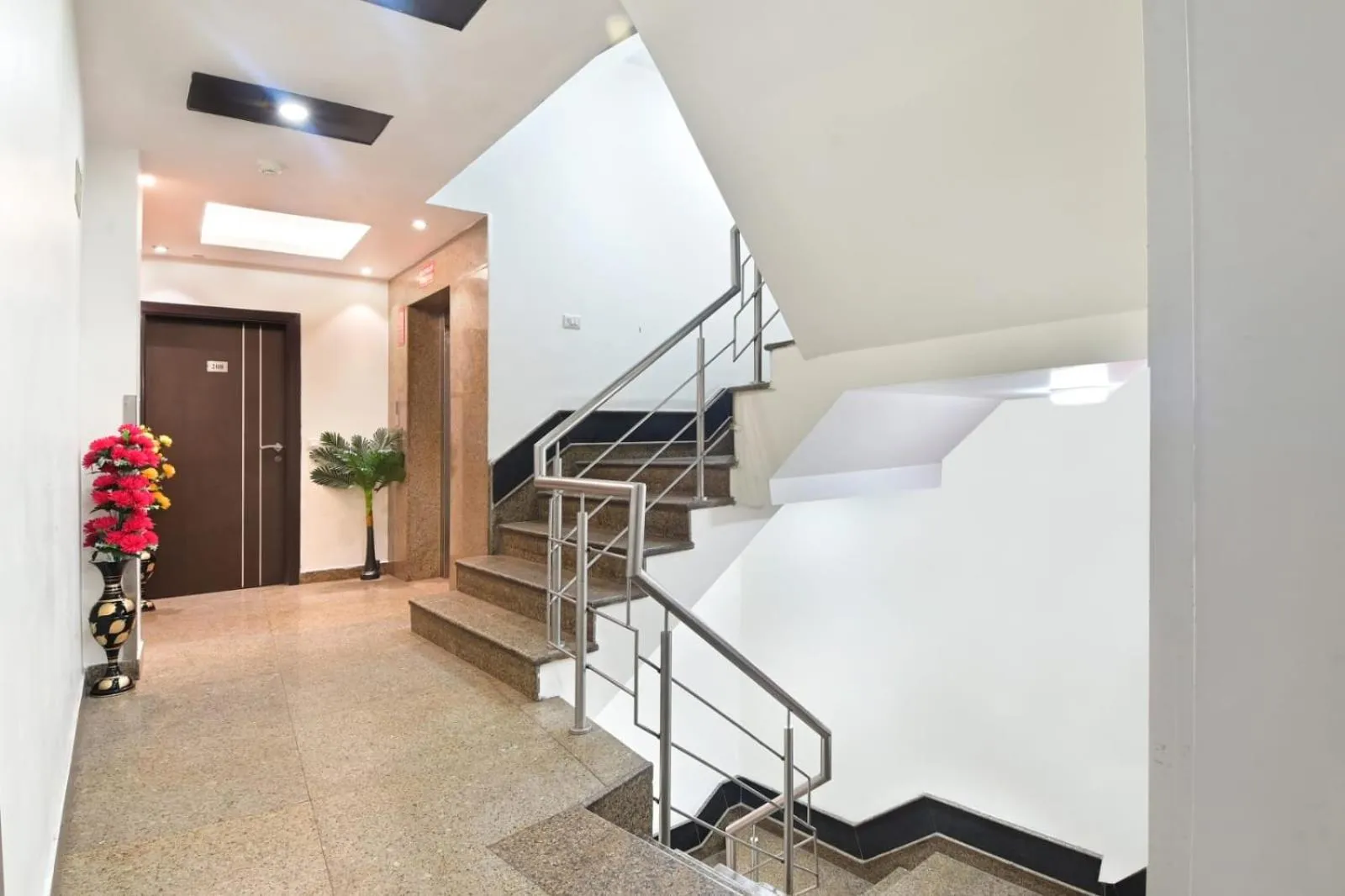 Property building in Hotel Emporio Near New Delhi Railway Station - Paharganj