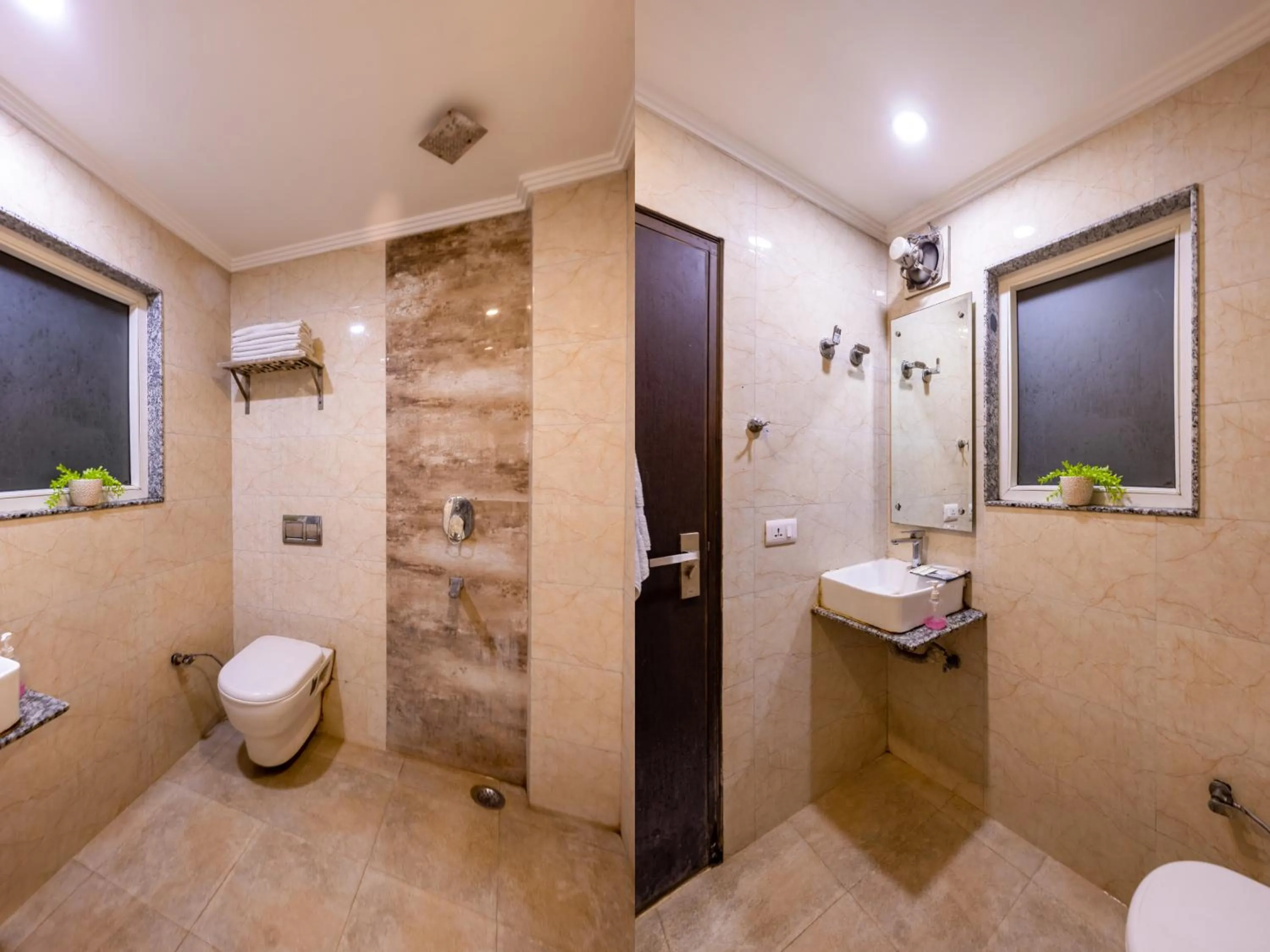 Shower in Hotel Emporio Near New Delhi Railway Station - Paharganj