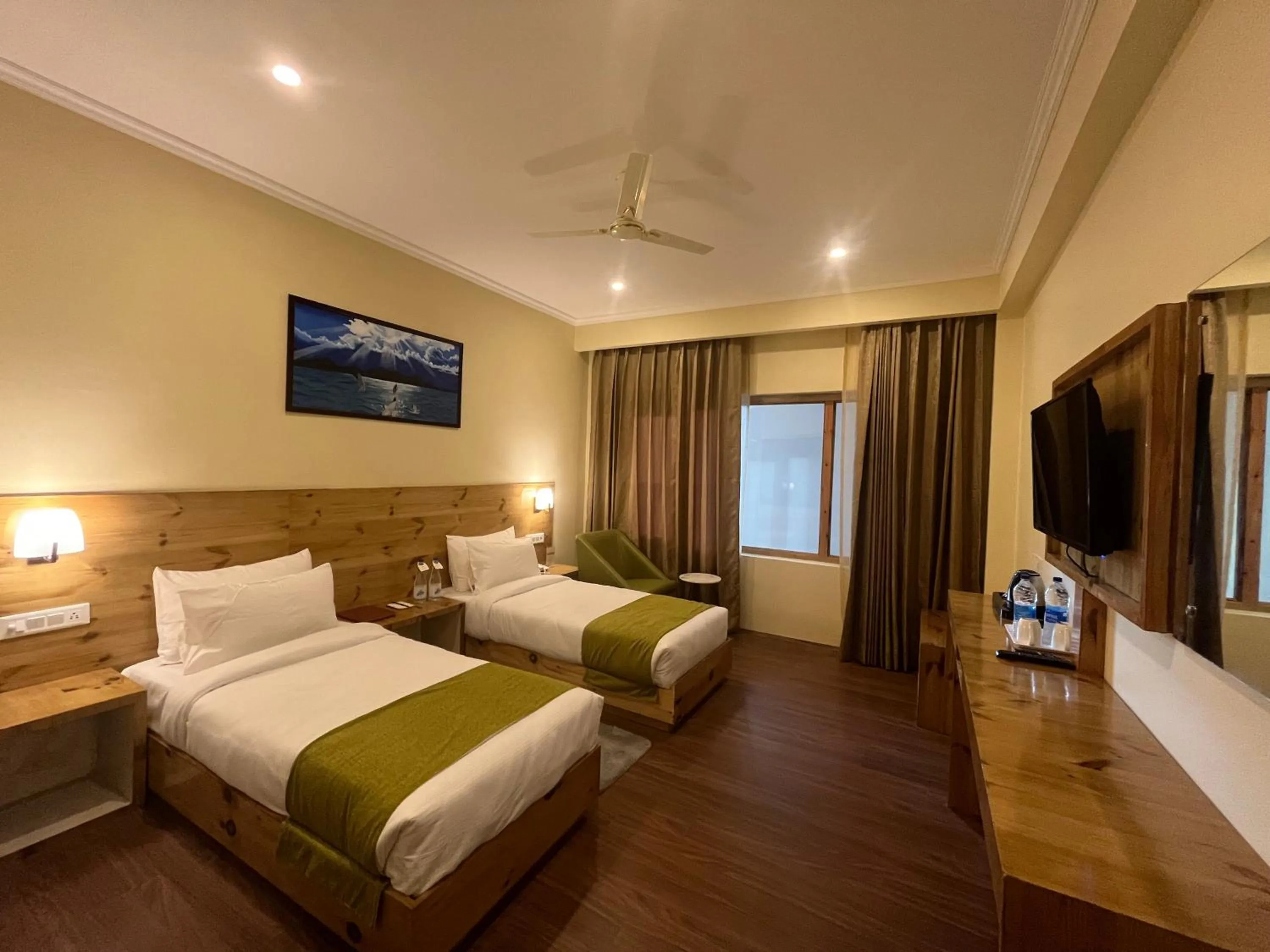 Bed in Crown Himalaya