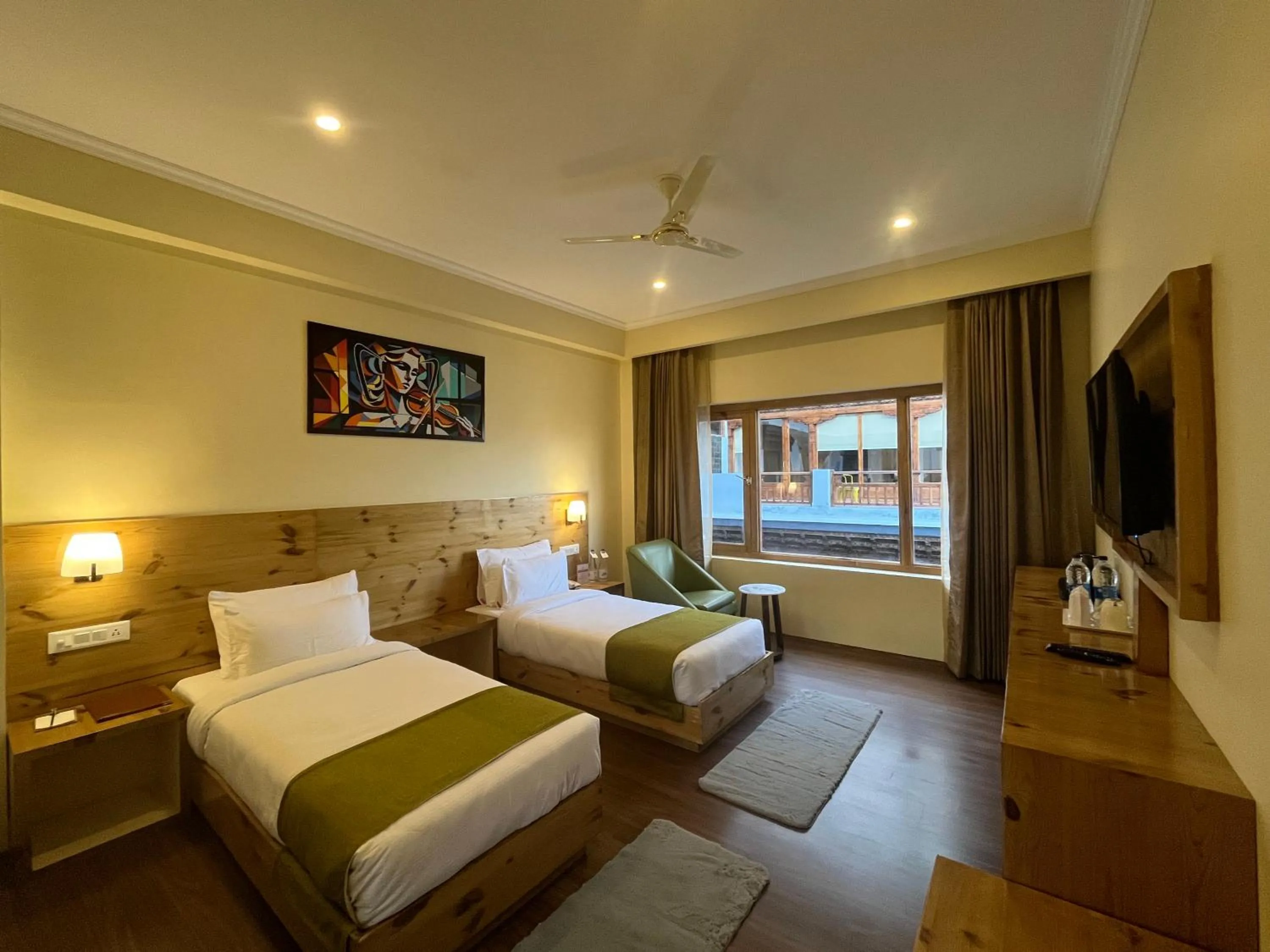 Bed in Crown Himalaya