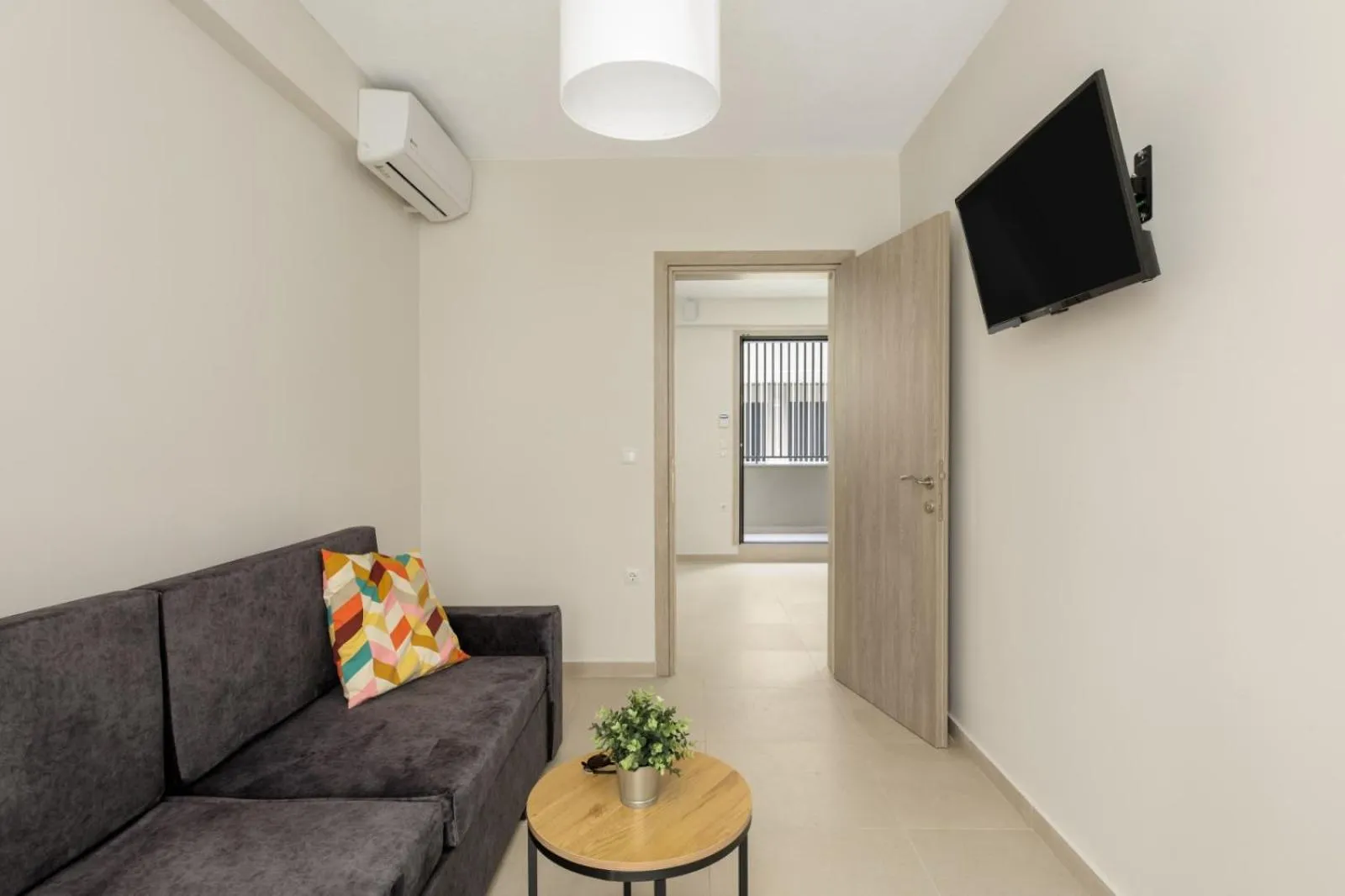 V Luxury Apartments with Pool