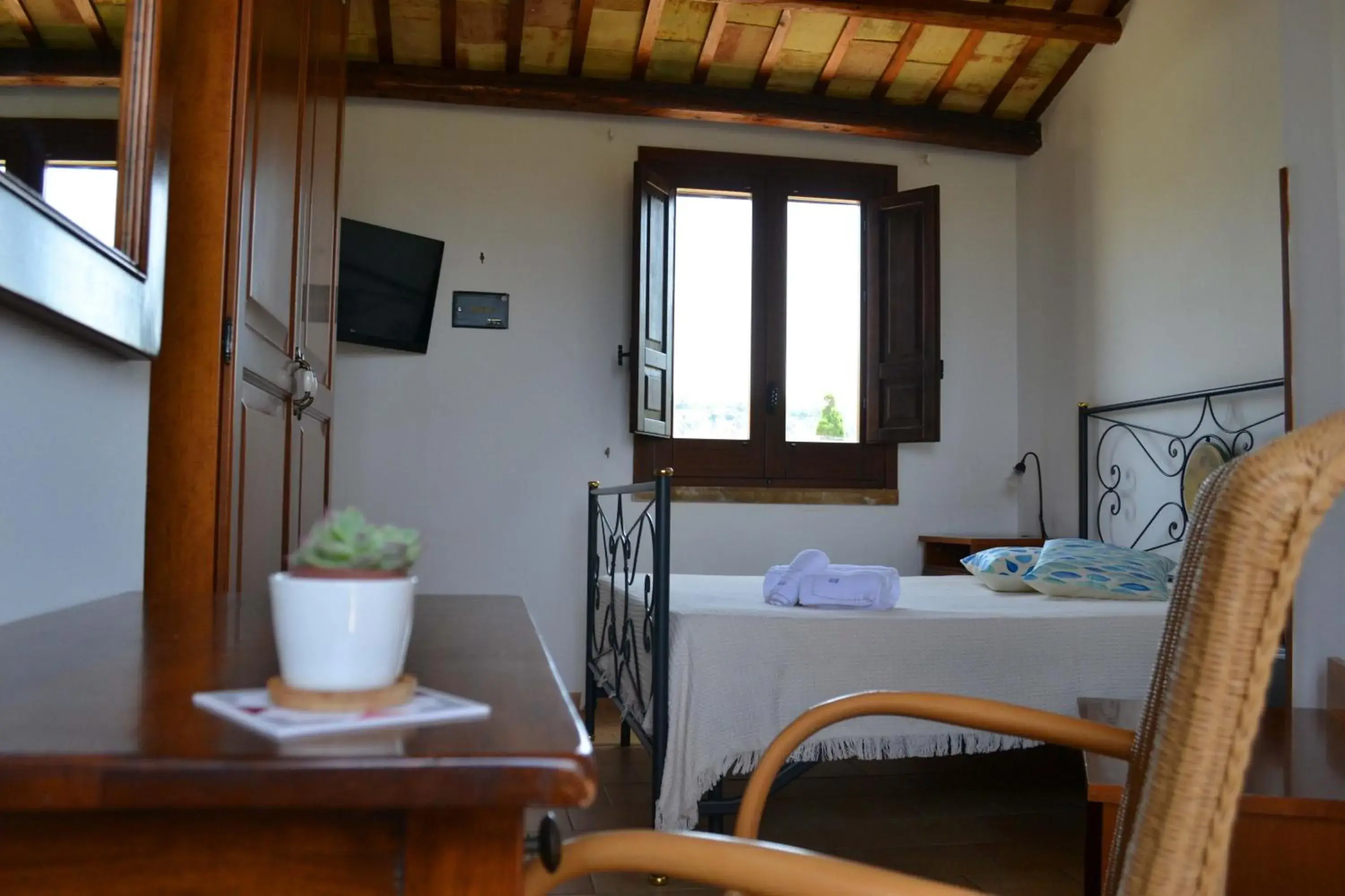 Deluxe Queen Room in HOTEL Cala Buguto Deluxe Queen Room in HOTEL Cala Buguto