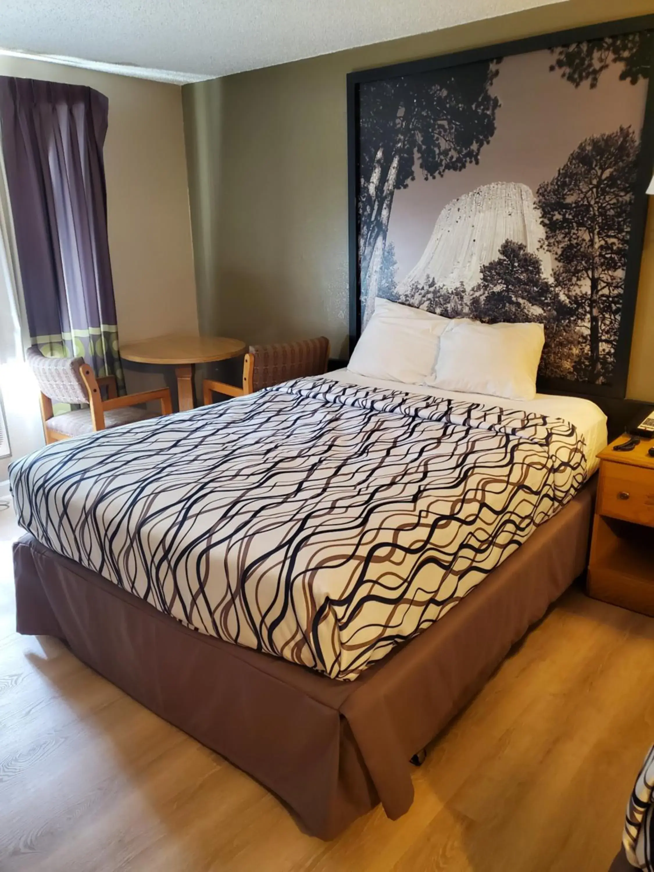 Standard Queen Room in Wyo Inn Standard Queen Room in Wyo Inn