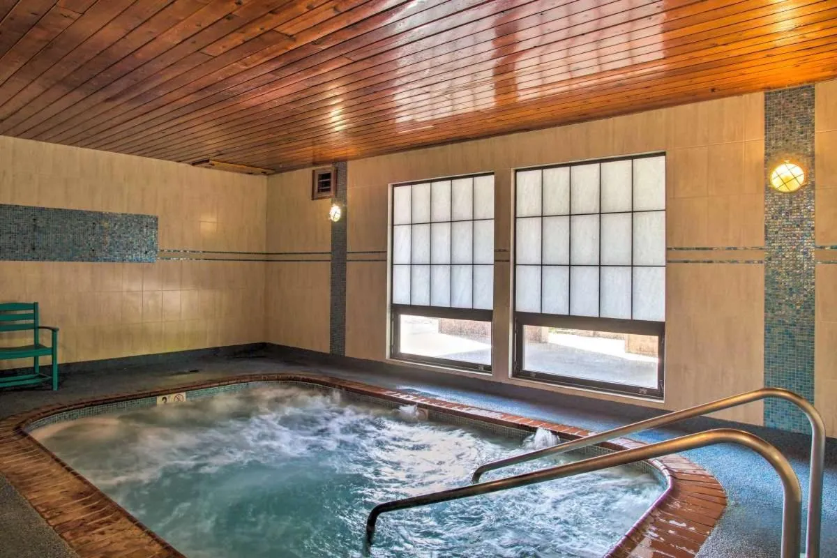 Hot Tub in Stoneridge Resort