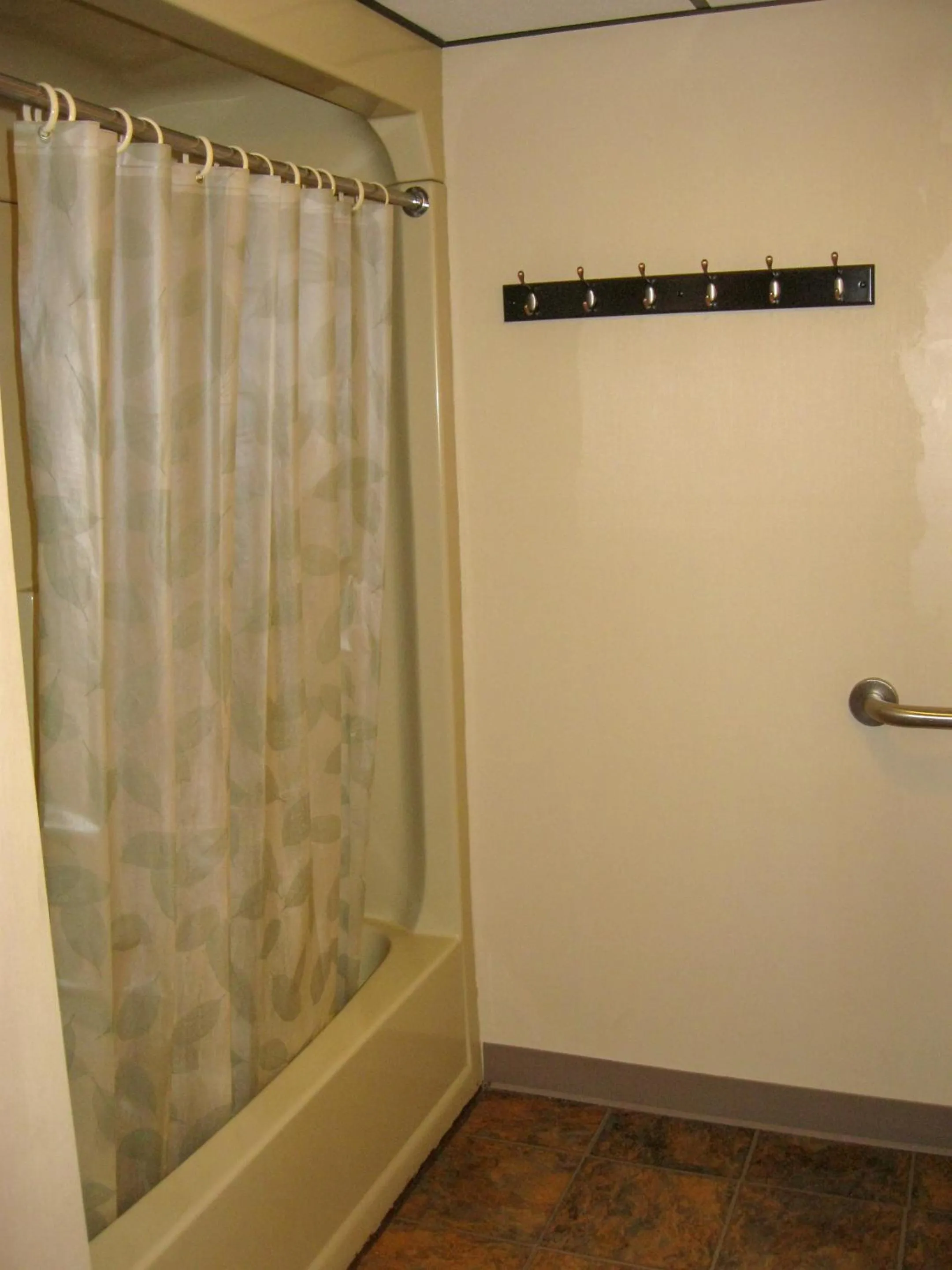 Bathroom in Cedar Hill Lodge