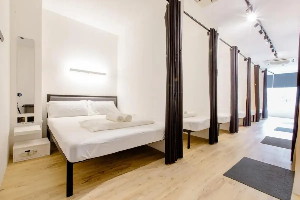 Double Bed in Dorm with shared Bath in RadZone Hostel Double Bed in Dorm with shared Bath in RadZone Hostel