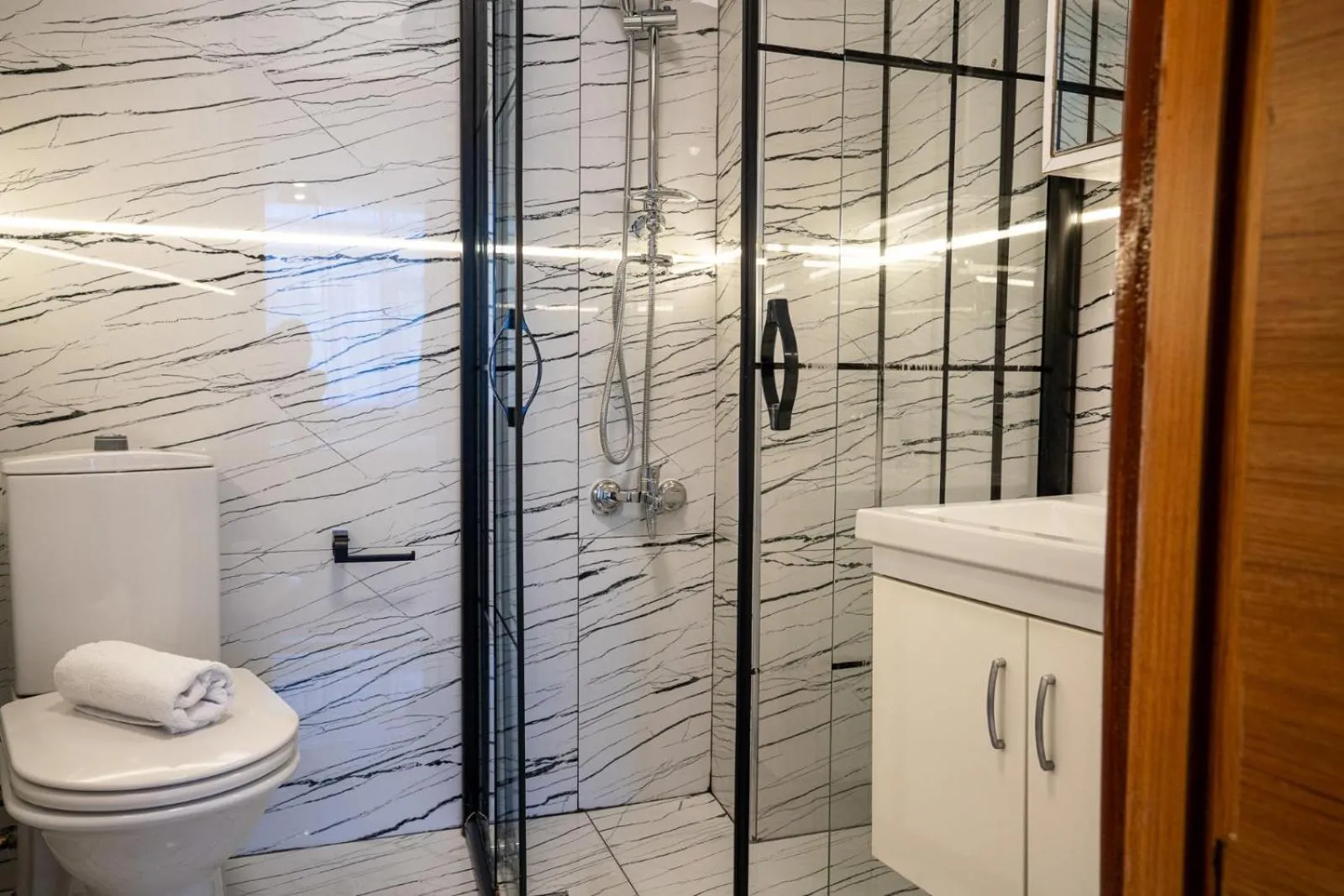 Shower in Antalya D&D Garden