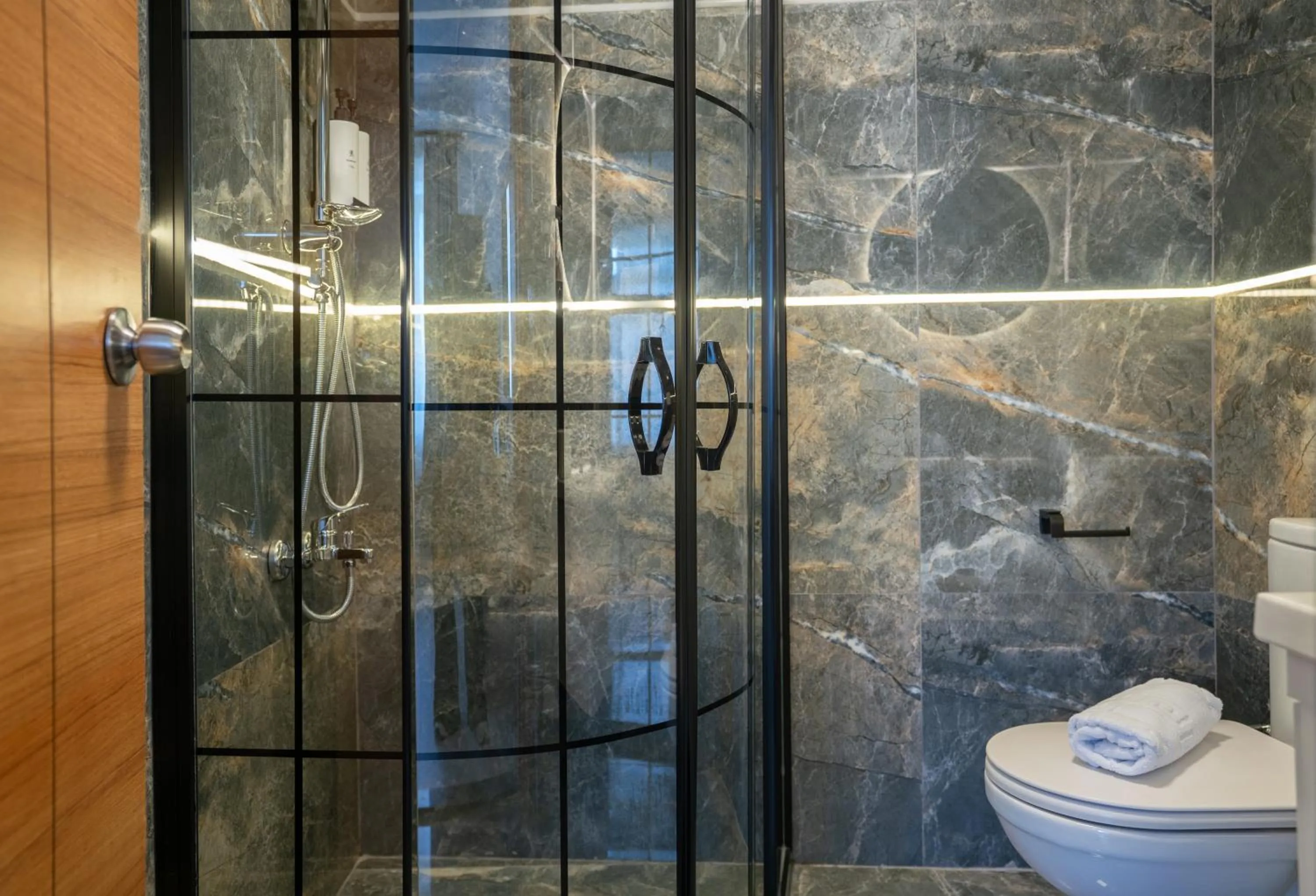 Toilet in Antalya D&D Garden