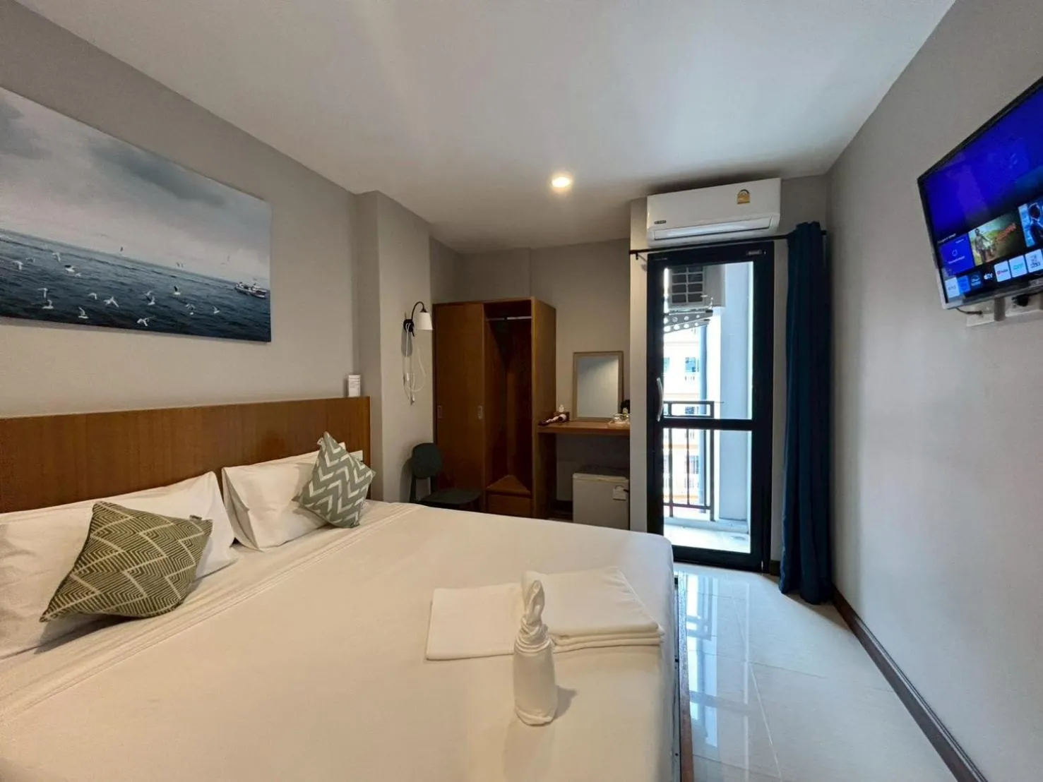 Balcony/Terrace, Bed in The Brown Boutique Patong