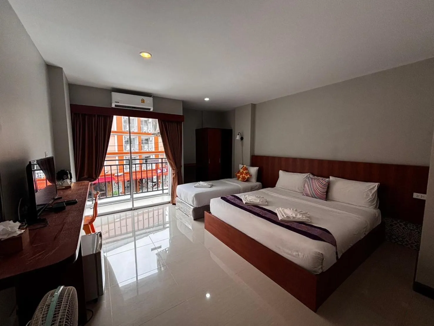 Photo of the whole room, Bed in The Brown Boutique Patong