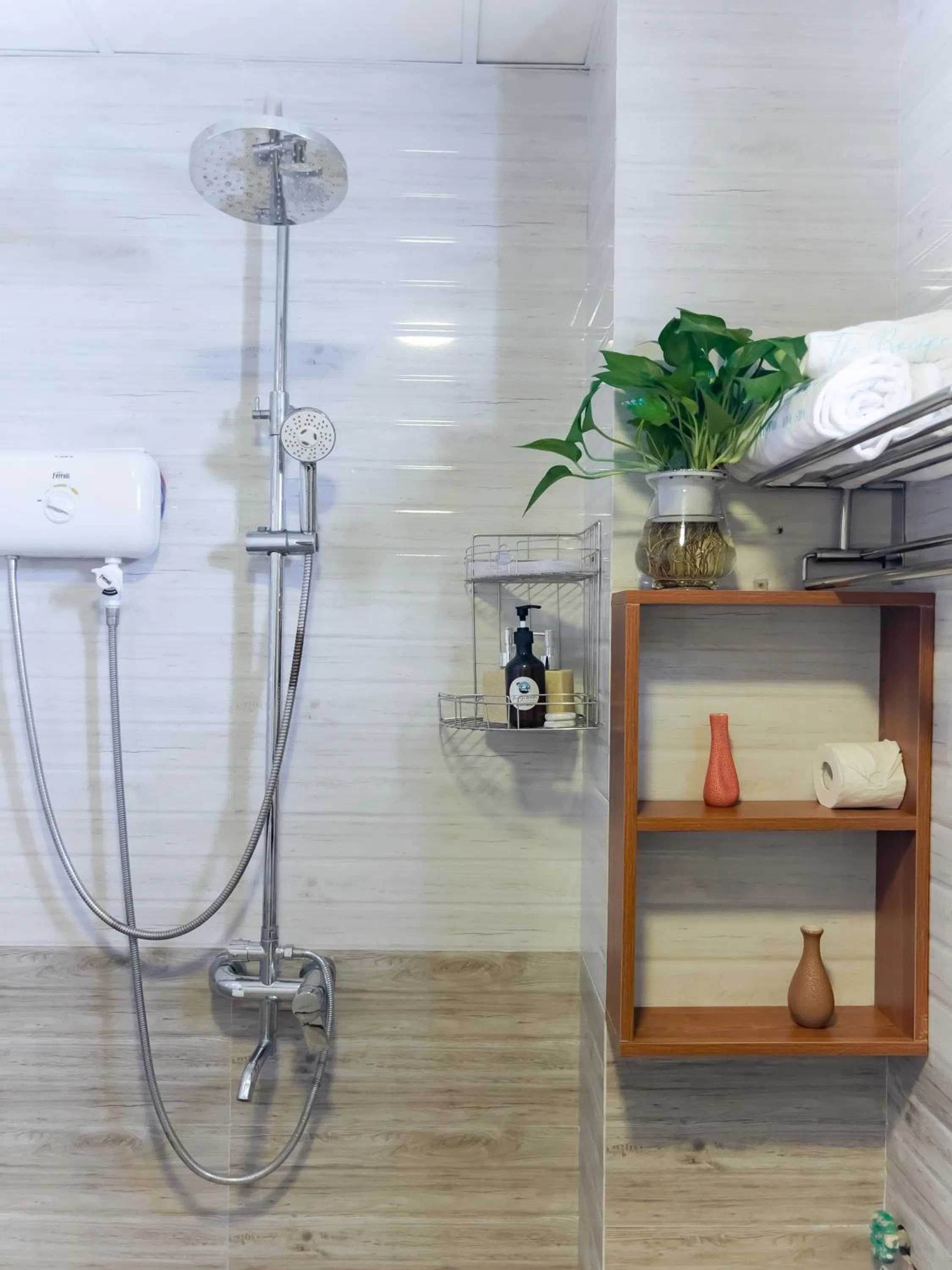 Bathroom in The Backpacker Hostel and spa